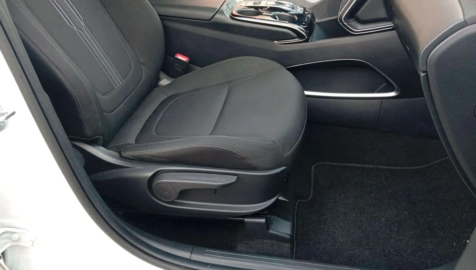 Hyundai Tucson 1.6 T-GDi 48V Tecno Sky DCT - foto 21