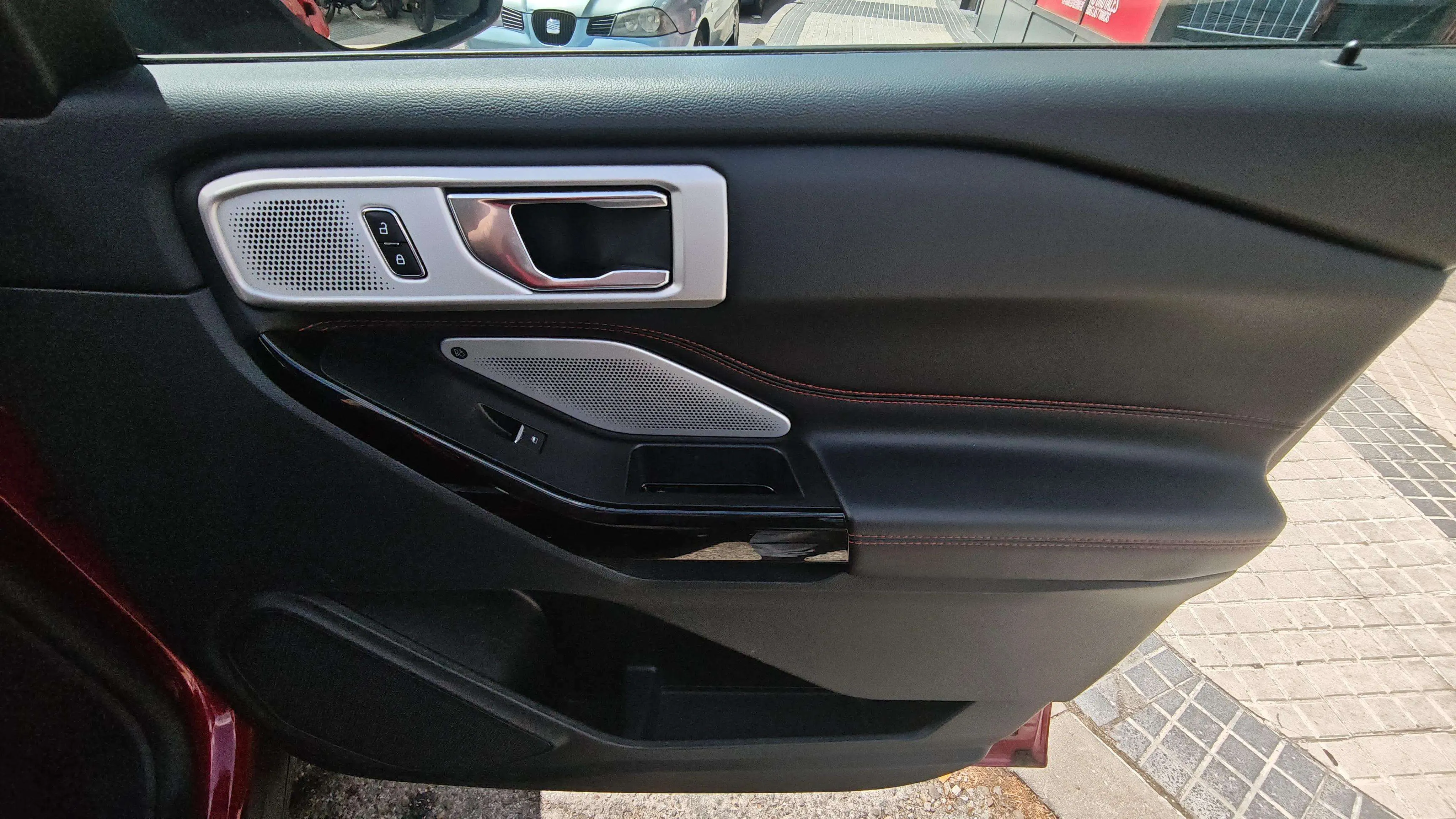Ford Explorer 3.0 PHEV AWD ST-Line - foto 20