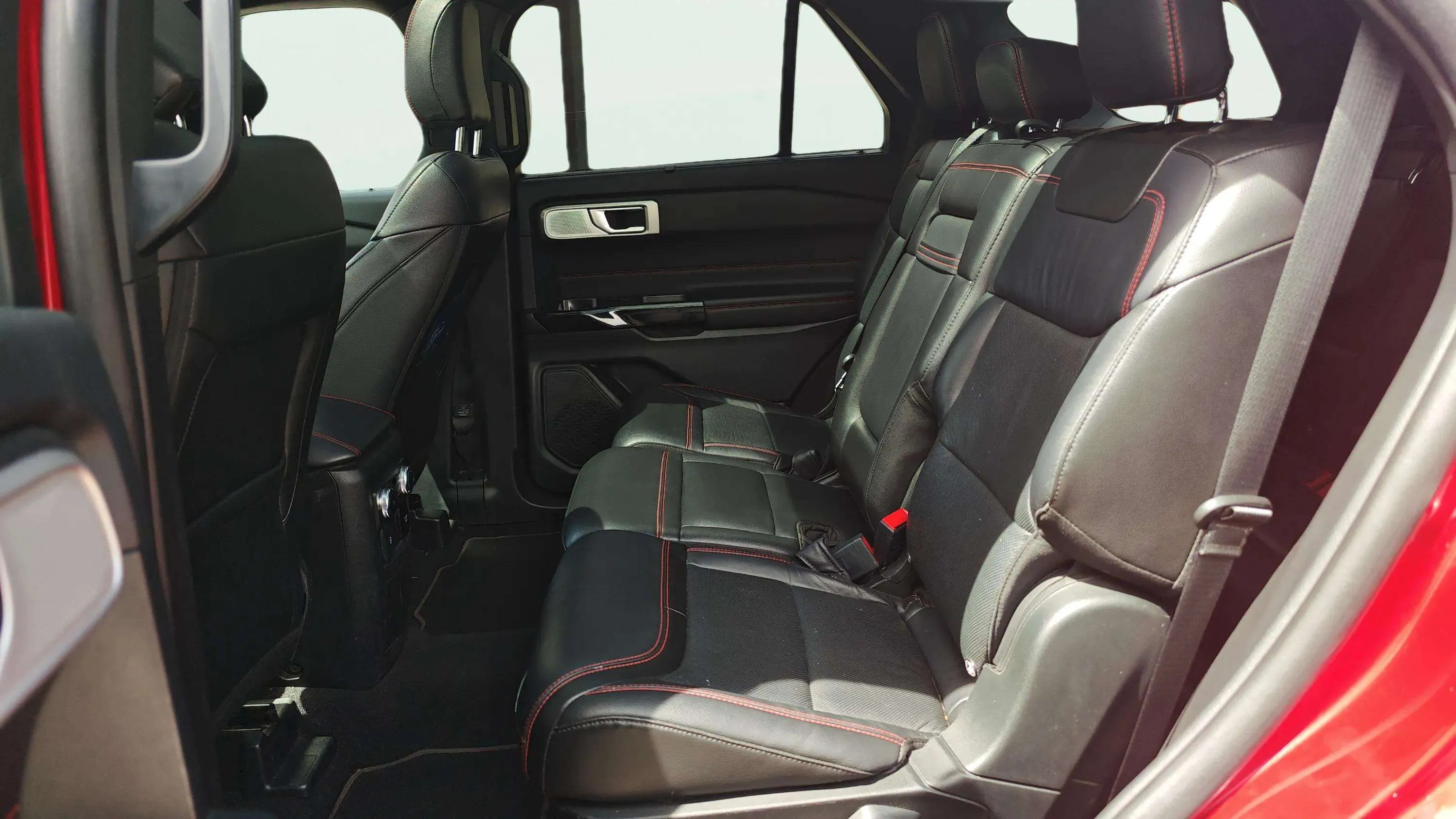 Ford Explorer 3.0 PHEV AWD ST-Line - foto 11