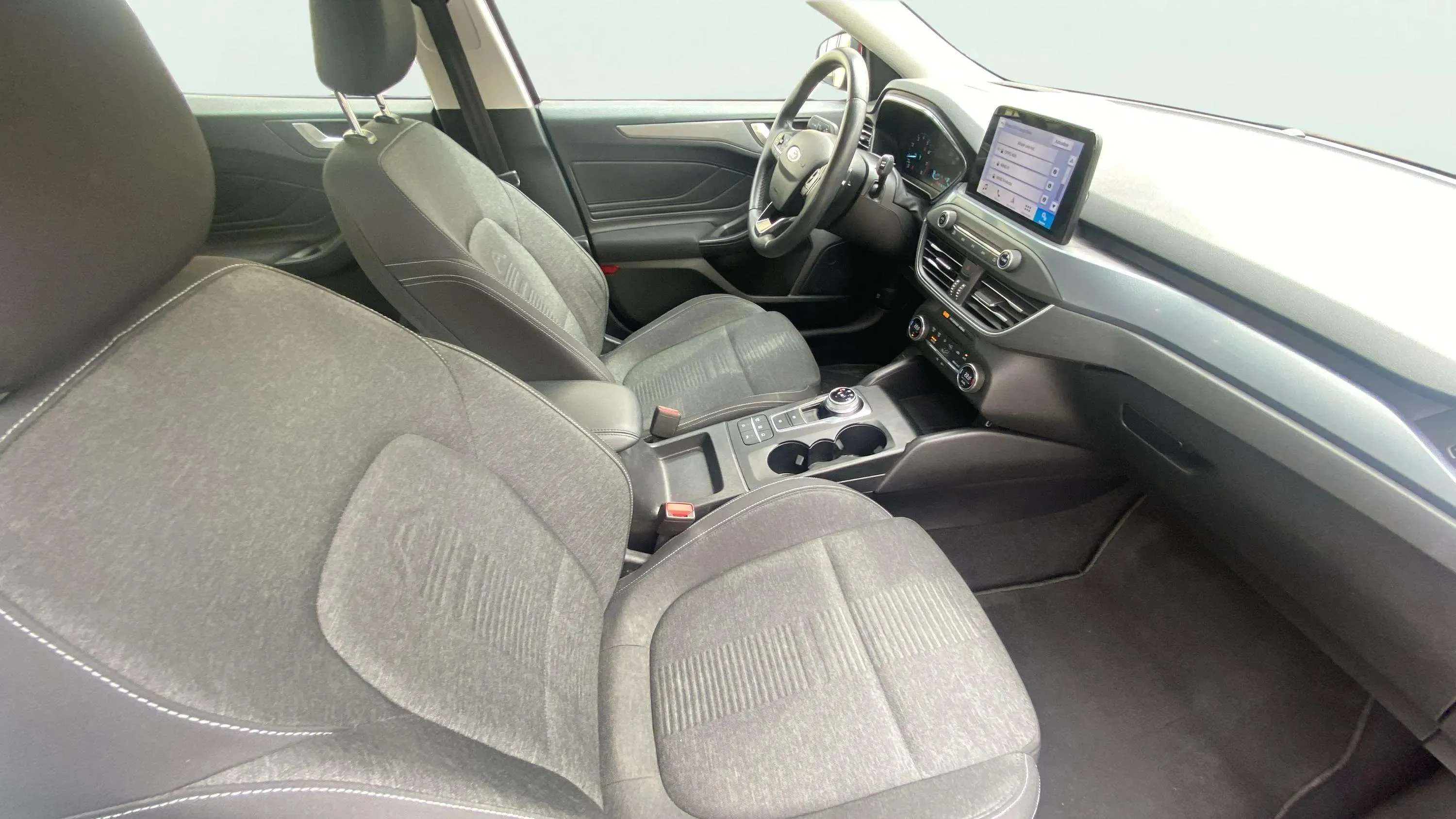 Ford Focus 1.0 EcoBoost Active - foto 17