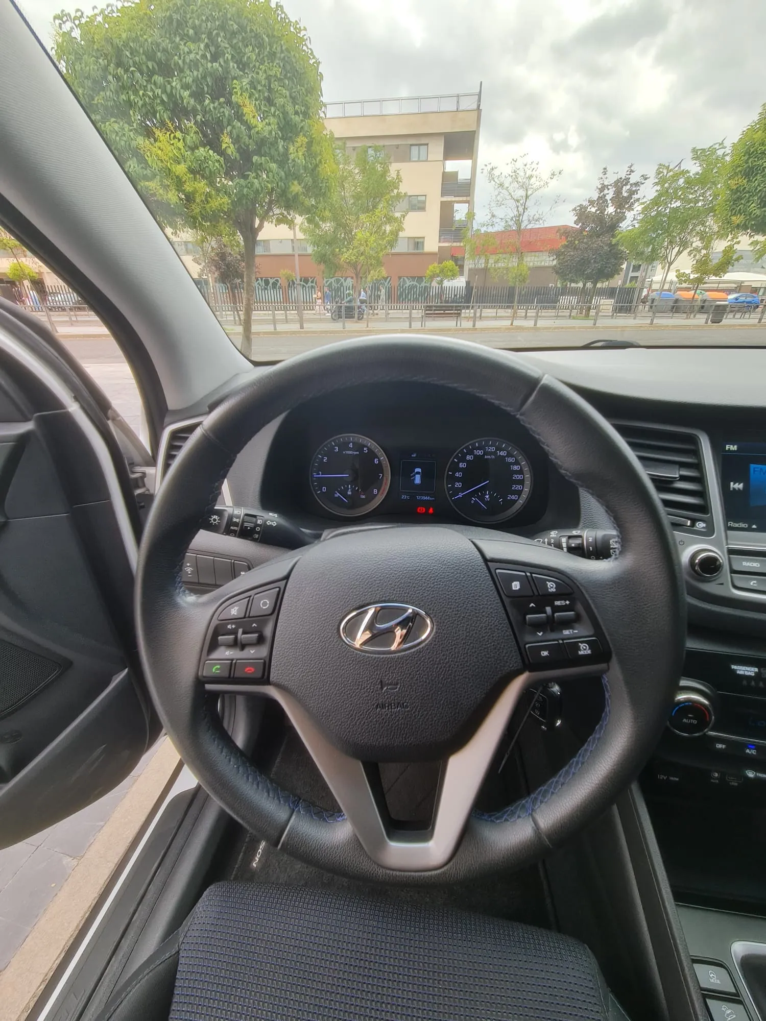 Hyundai Tucson 1.6 GDi BlueDrive 25 Aniversario 4x2 - foto 15