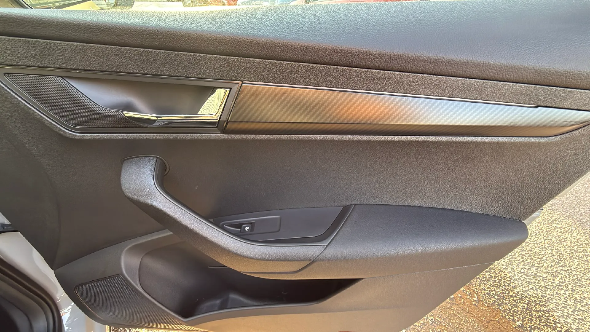 Škoda Karoq 1.5 TSI ACT Sportline - foto 15