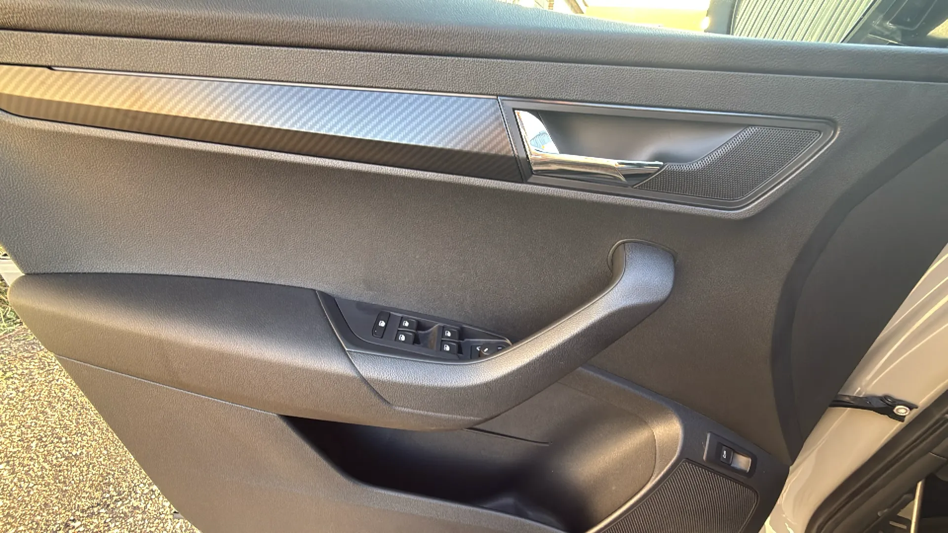 Škoda Karoq 1.5 TSI ACT Sportline - foto 8