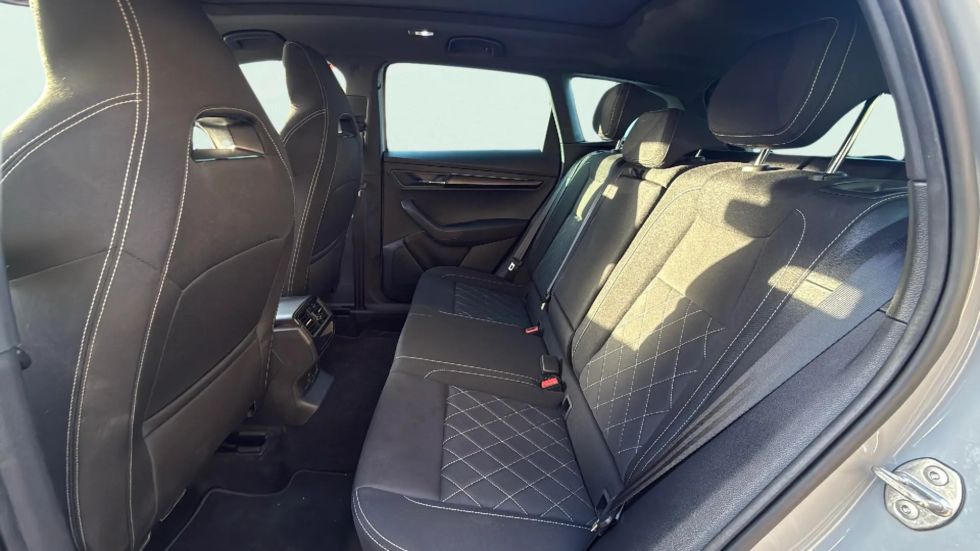 Škoda Karoq 1.5 TSI ACT Sportline - foto 19