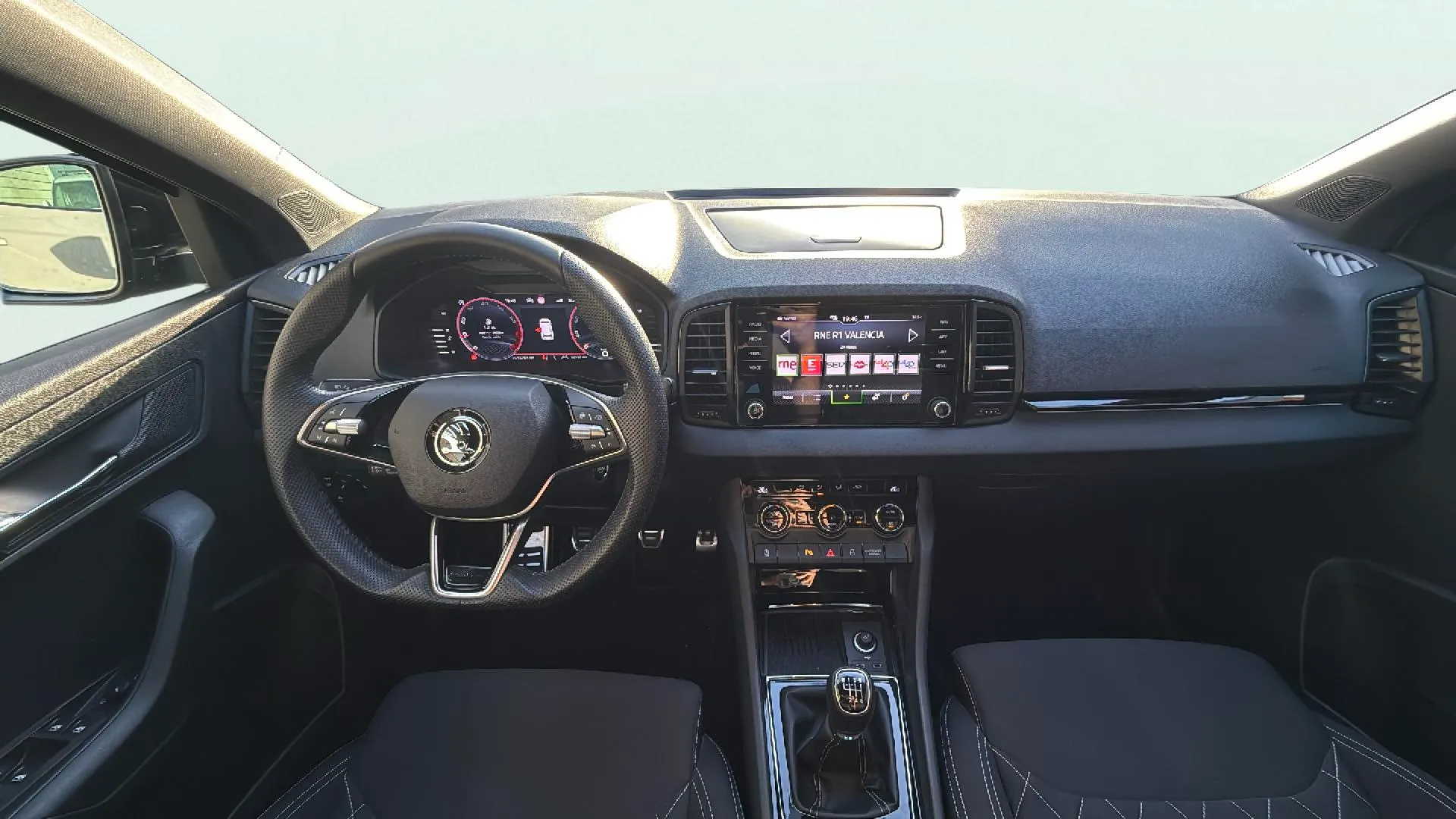 Škoda Karoq 1.5 TSI ACT Sportline - foto 12