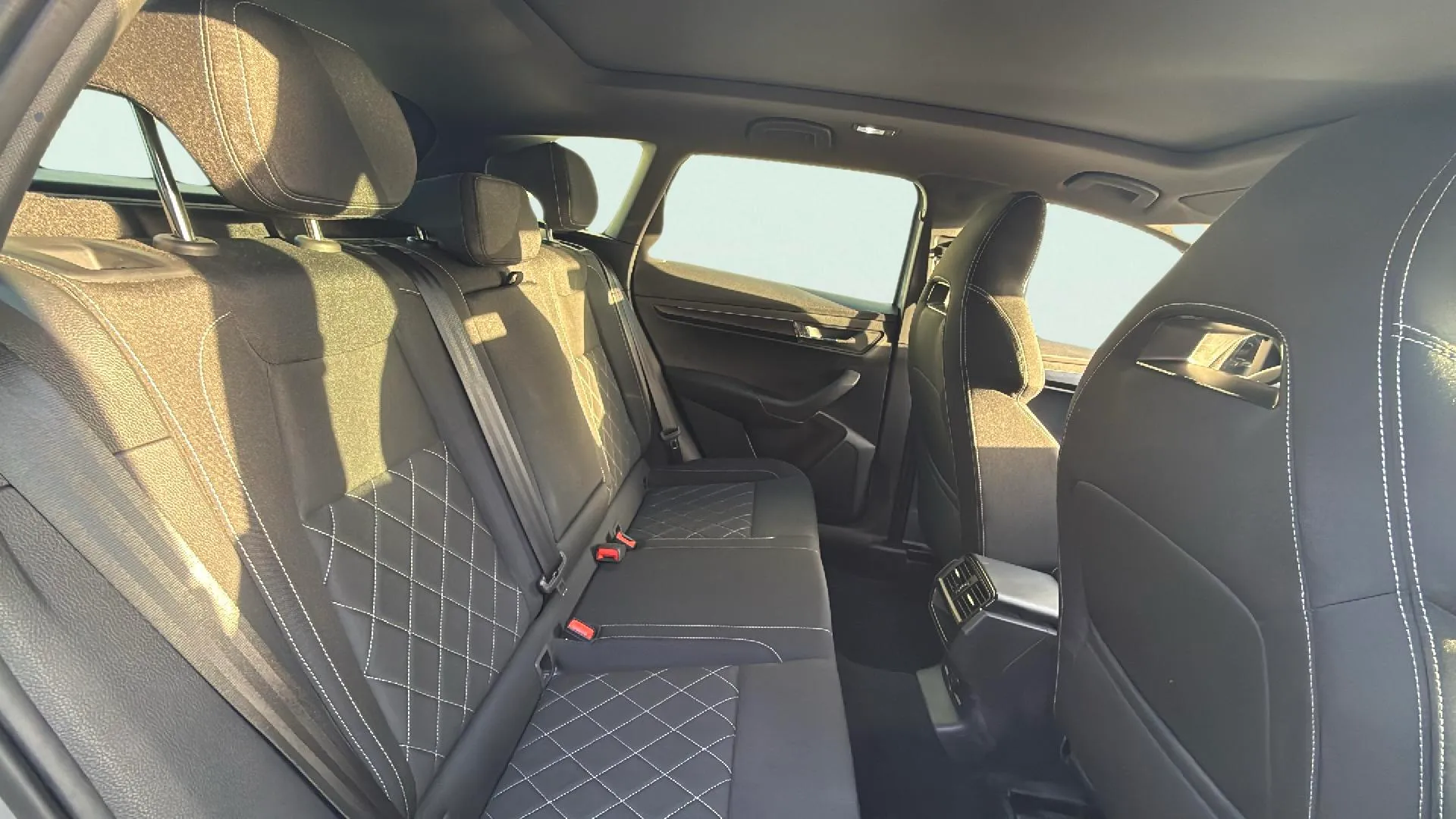 Škoda Karoq 1.5 TSI ACT Sportline - foto 20