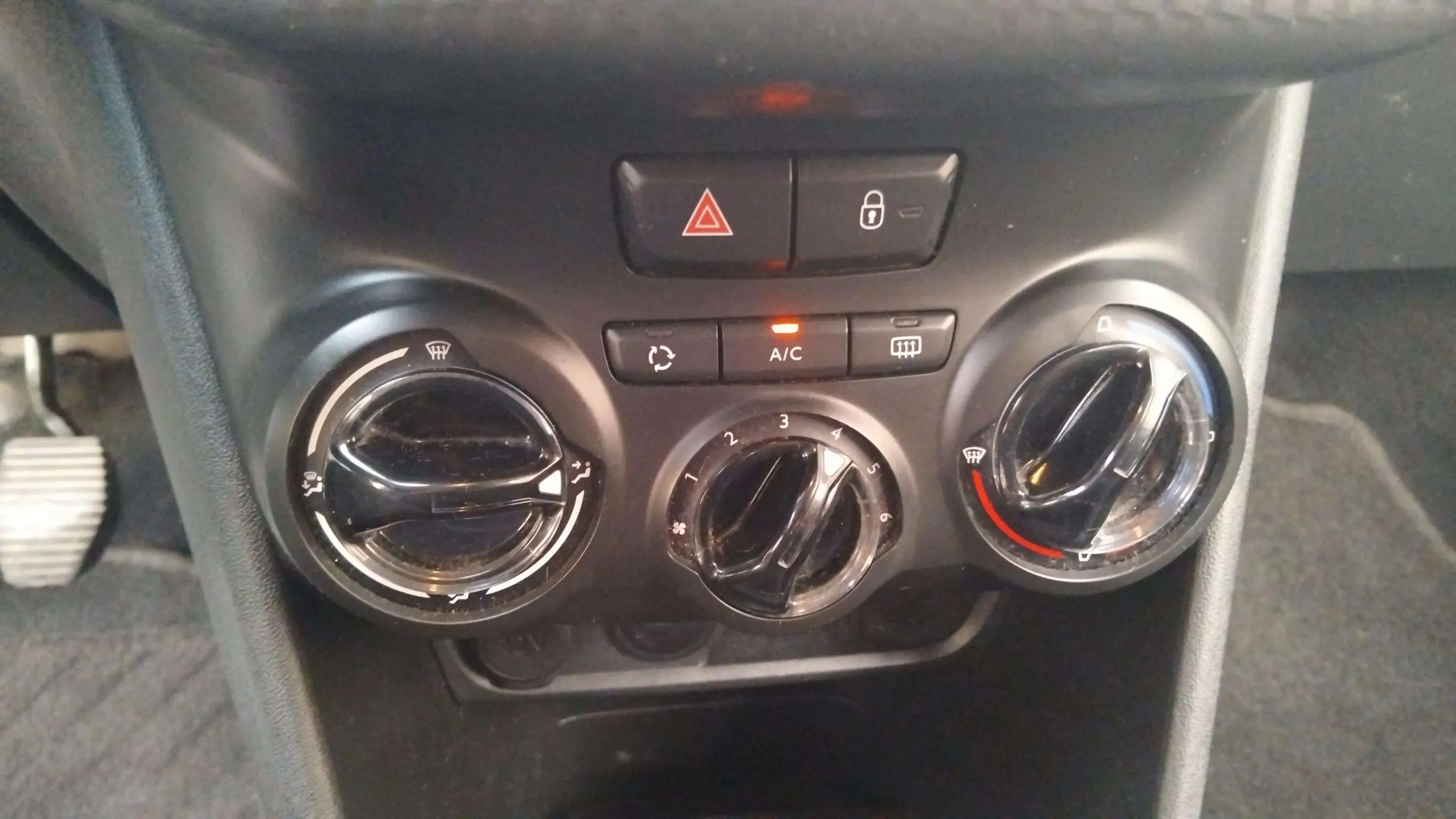Peugeot 208 Active PureTech - foto 19