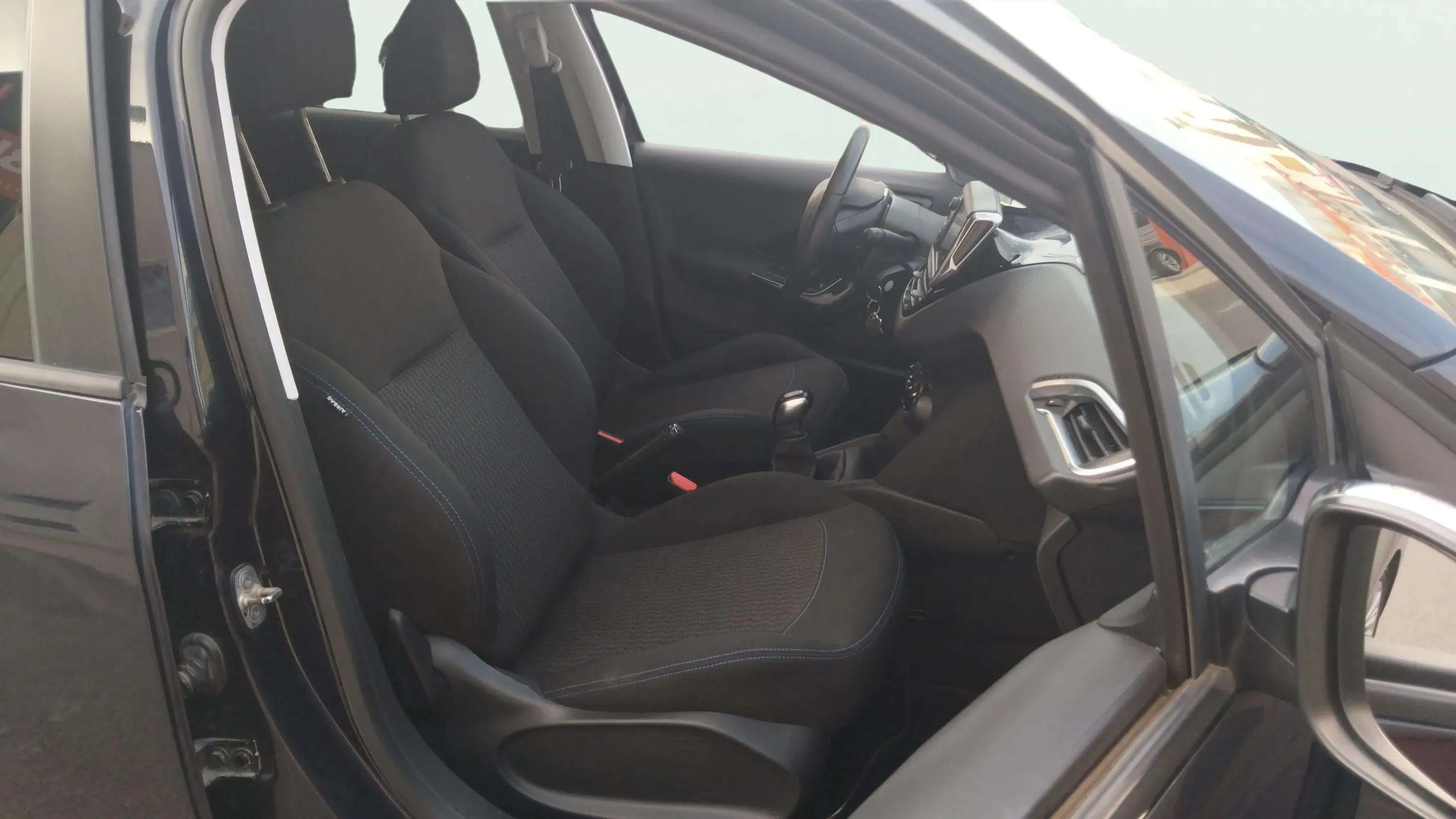 Peugeot 208 Active PureTech - foto 23