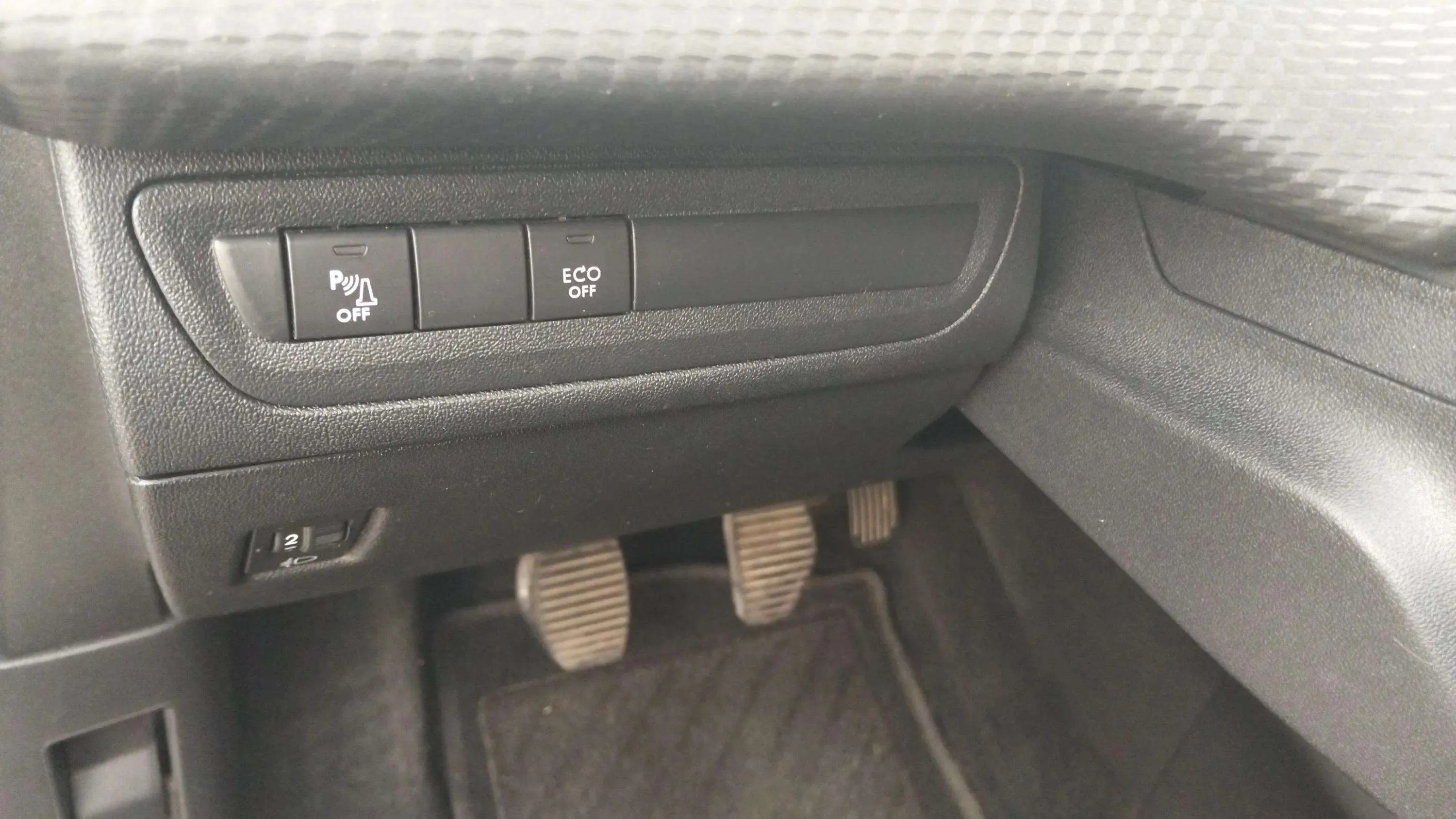 Peugeot 208 Active PureTech - foto 18