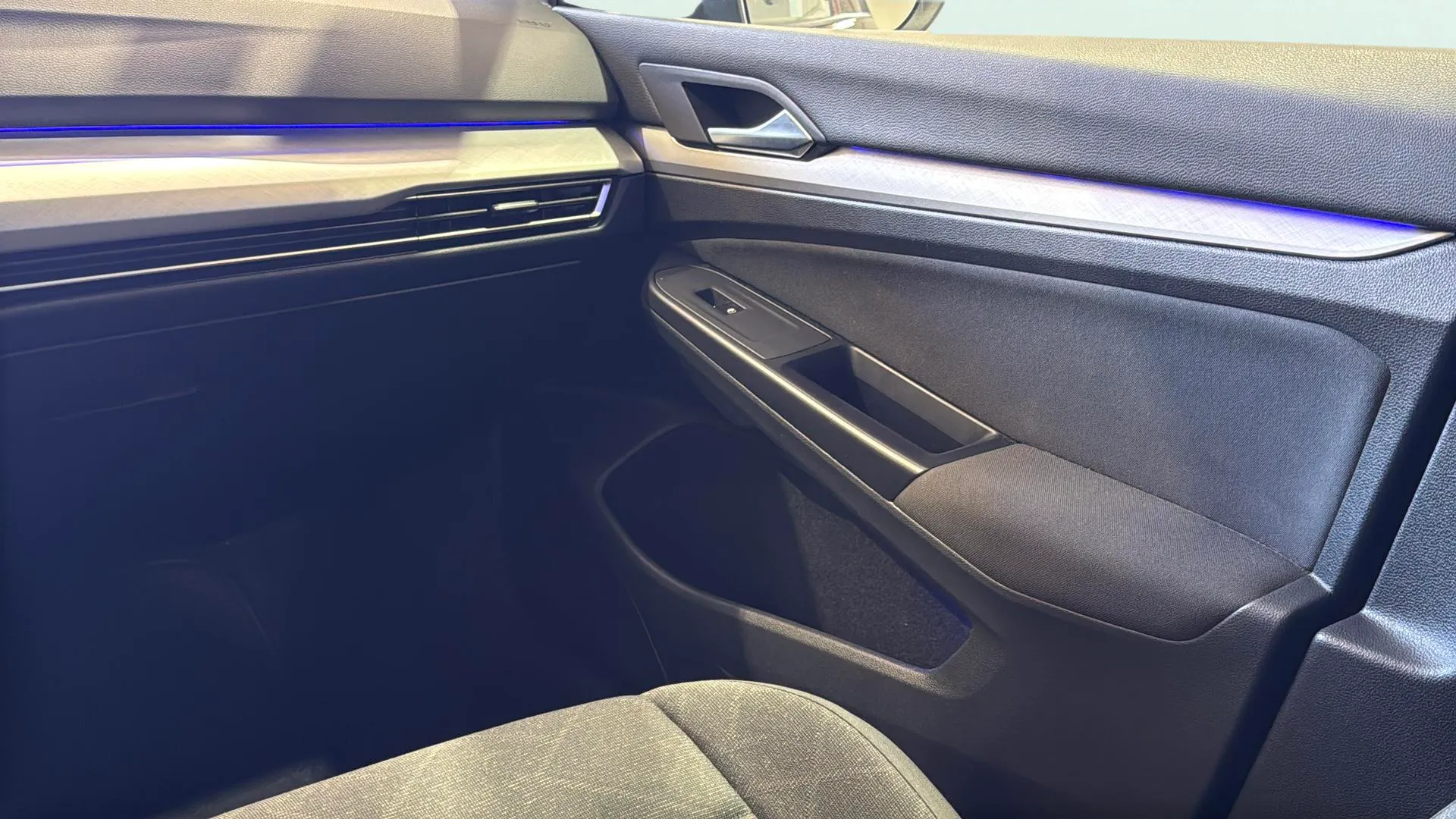 Volkswagen Golf Life 2.0 TDI DSG - foto 17