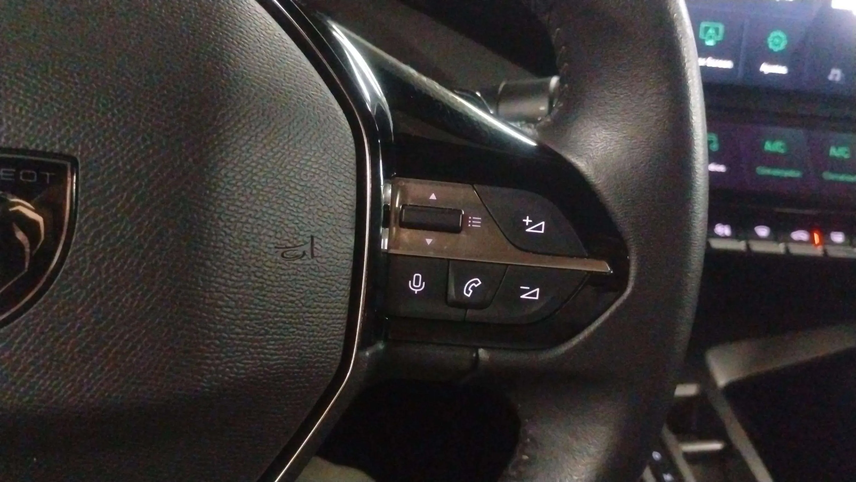 Peugeot 308 Active BlueHDi 130 EAT8 - foto 23