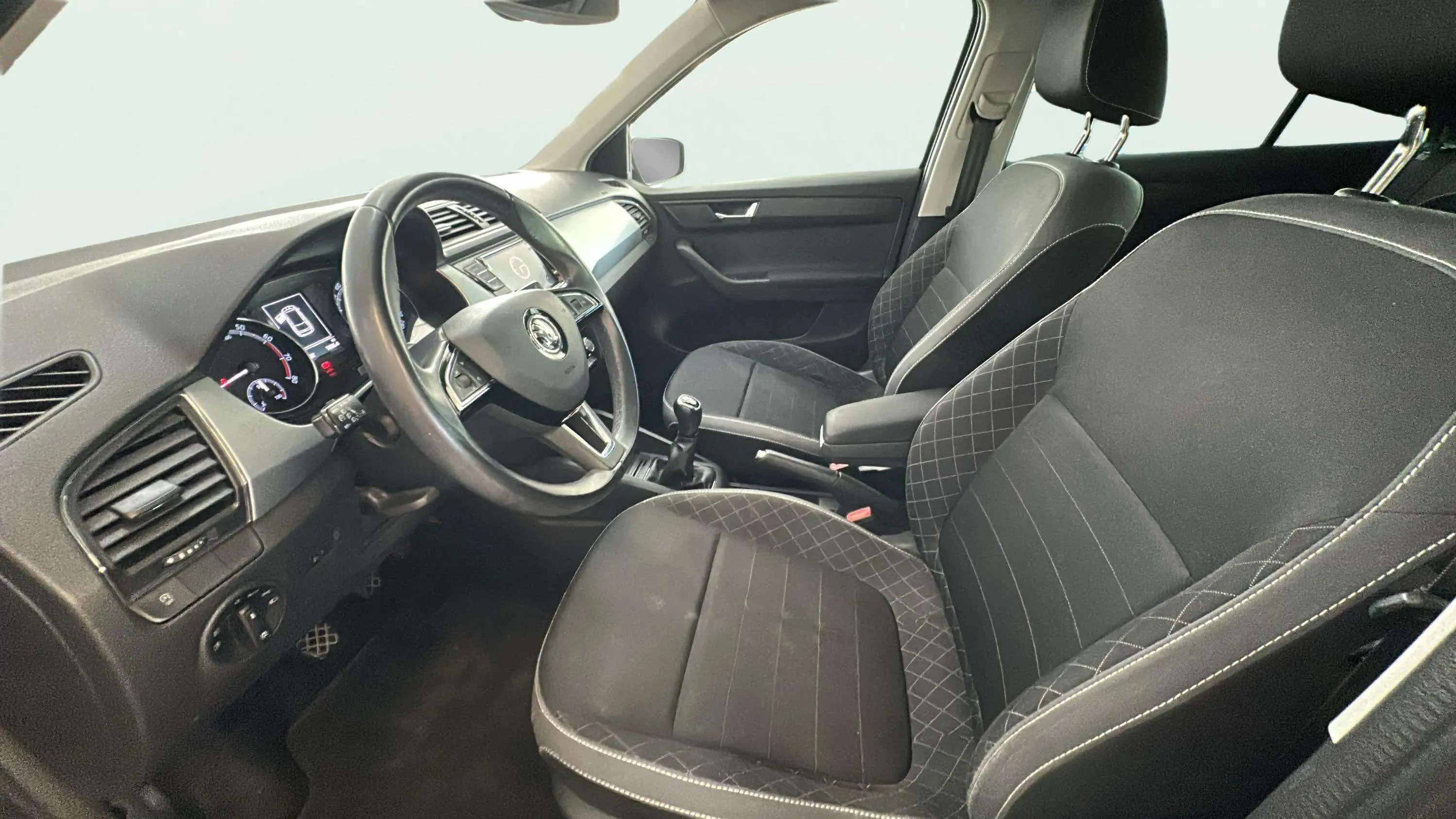 Škoda Fabia 1.0 MPI Ambition - foto 23