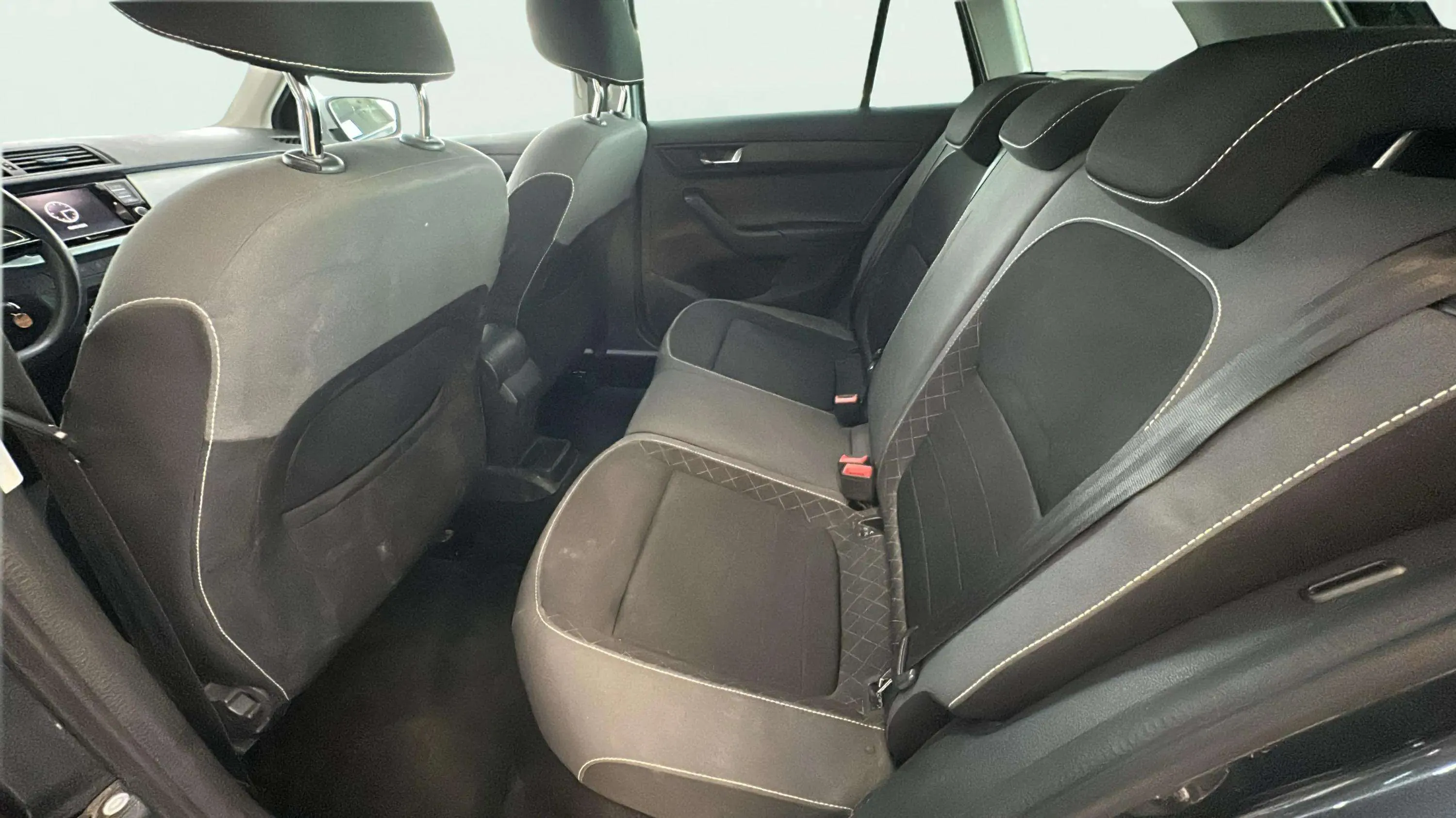 Škoda Fabia 1.0 MPI Ambition - foto 24