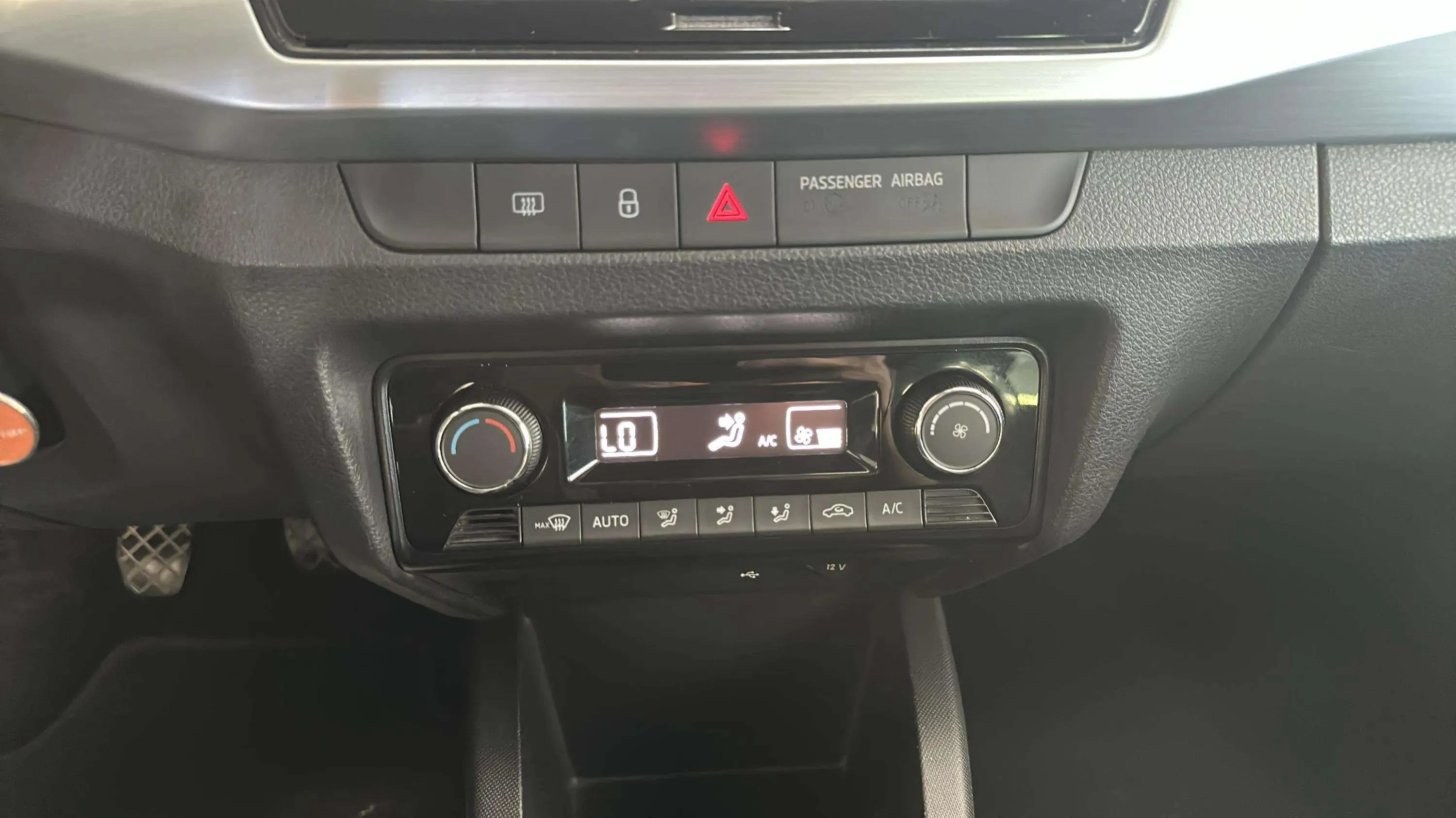 Škoda Fabia 1.0 MPI Ambition - foto 17