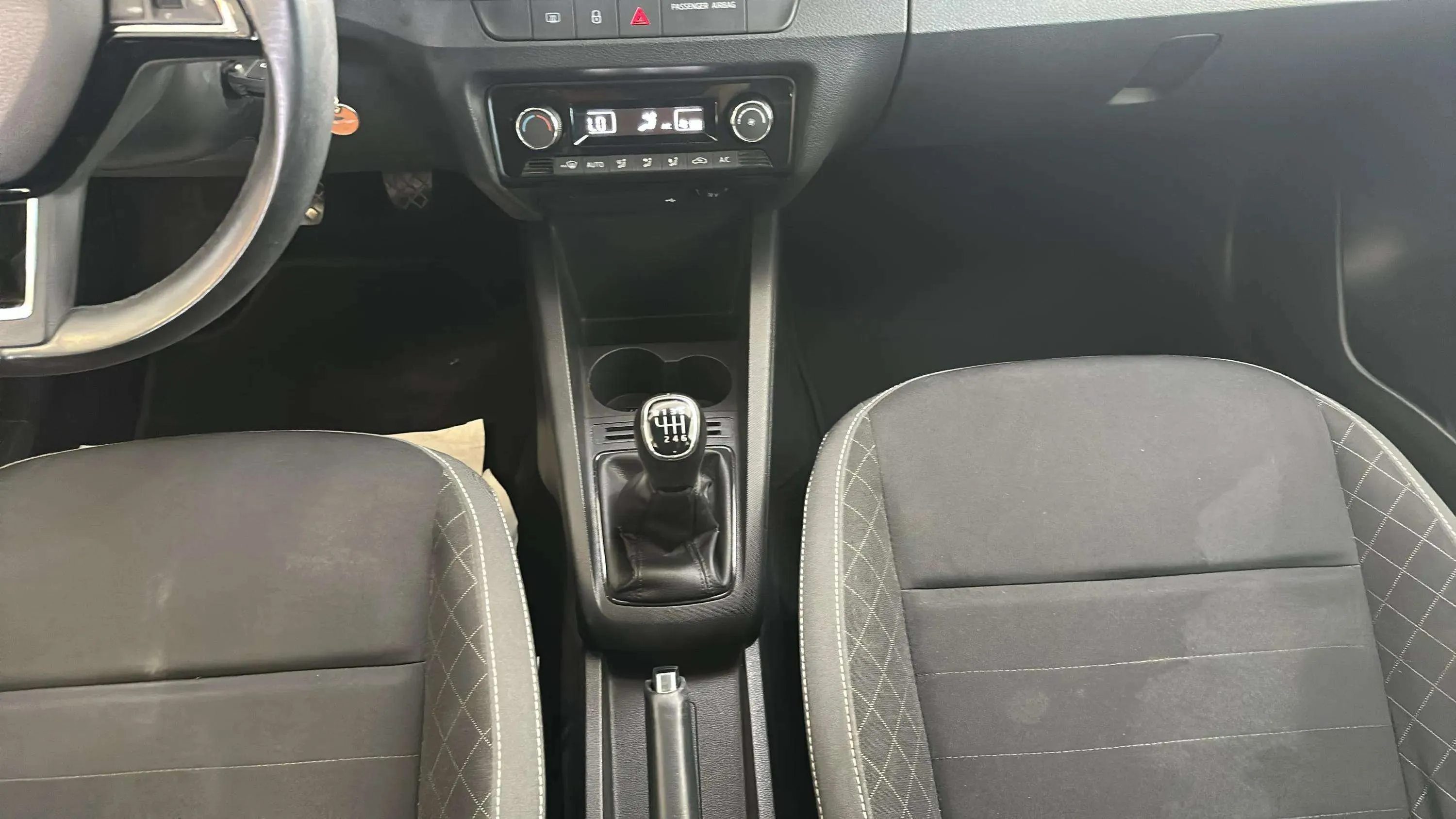Škoda Fabia 1.0 MPI Ambition - foto 18