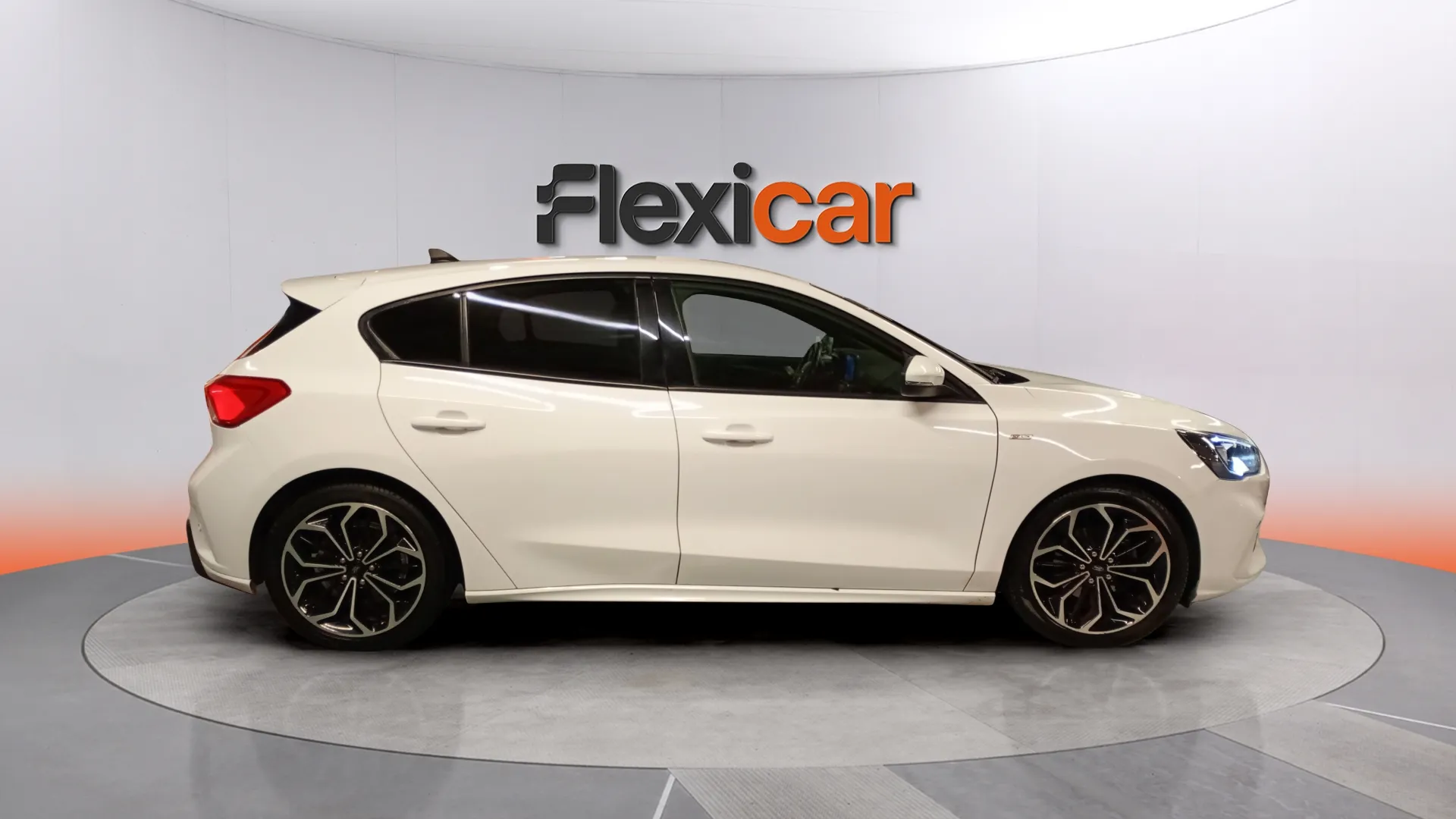 Ford Focus 1.0 EcoBoost MHEV ST-Line - foto 3
