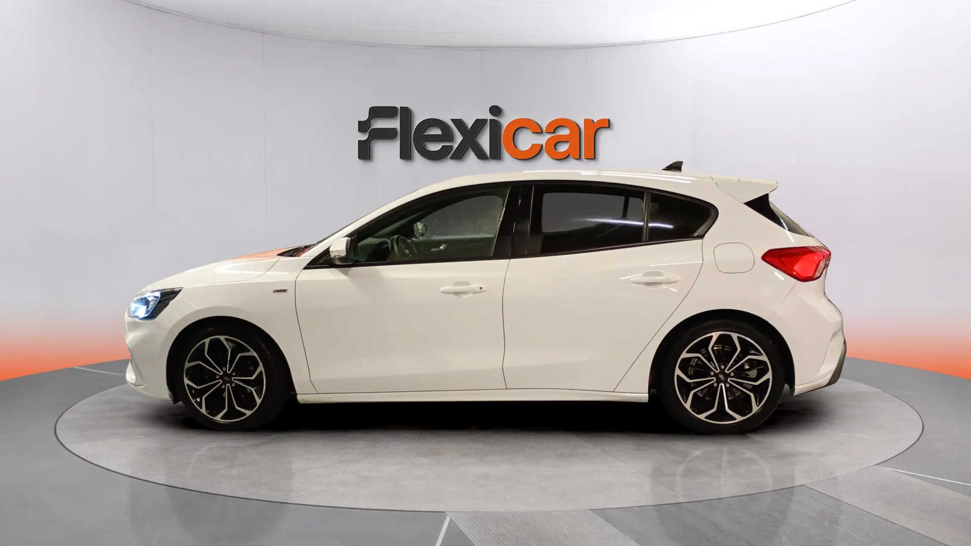 Ford Focus 1.0 EcoBoost MHEV ST-Line - foto 5