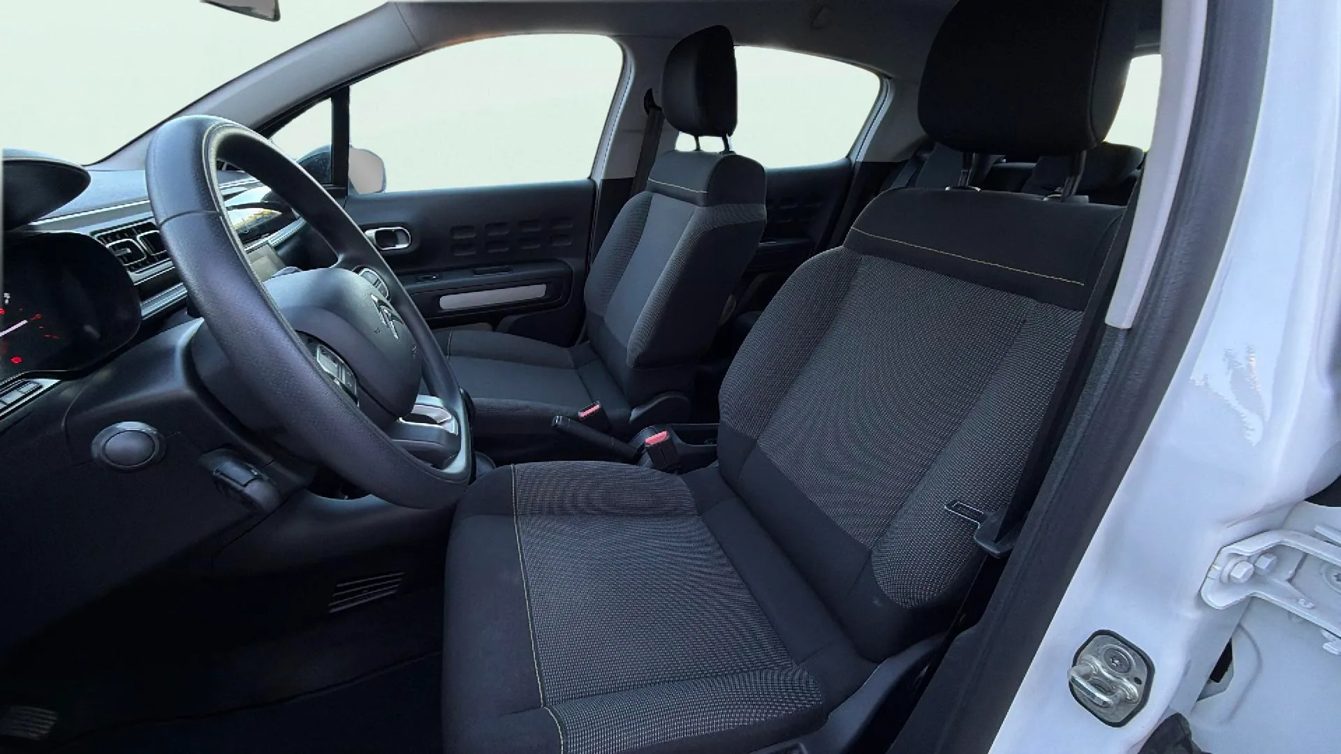 Citroën C3 PureTech Plus - foto 18
