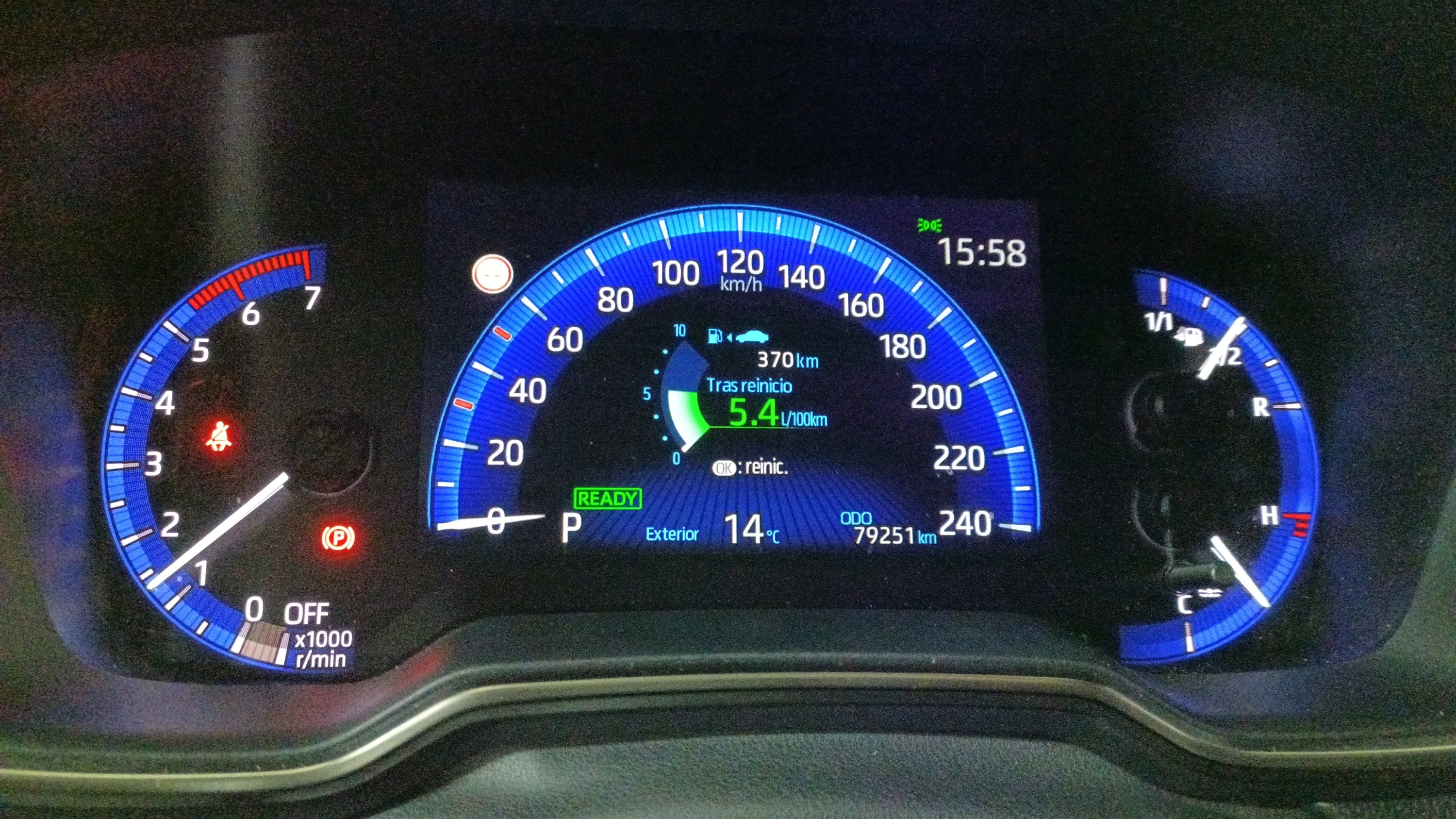 Toyota Corolla 1.8 125H Active Tech E-CVT - foto 17
