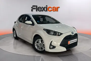 toyota yaris 15 120h active tech hibrido no enchufable automatica martorell 903000000283825
