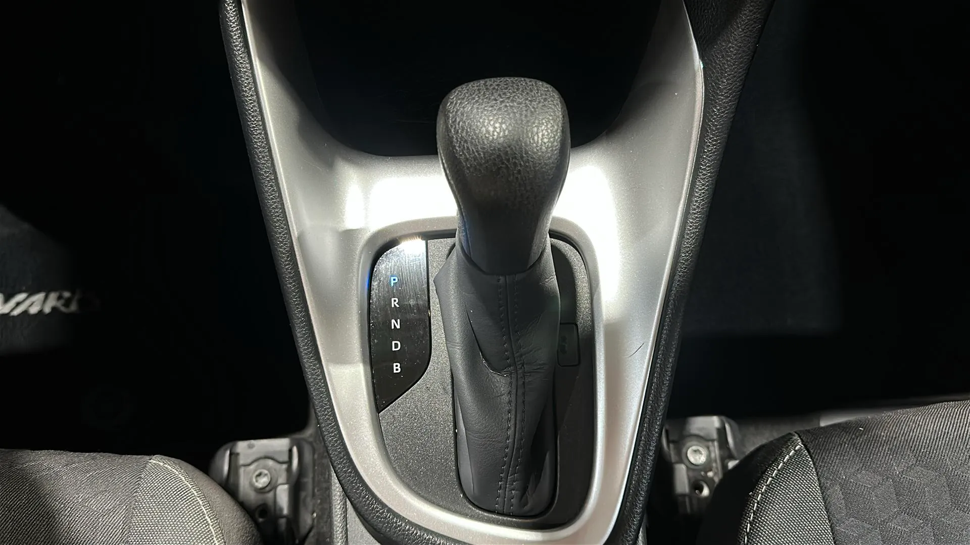 Toyota Yaris 1.5 120H Active Tech - foto 21