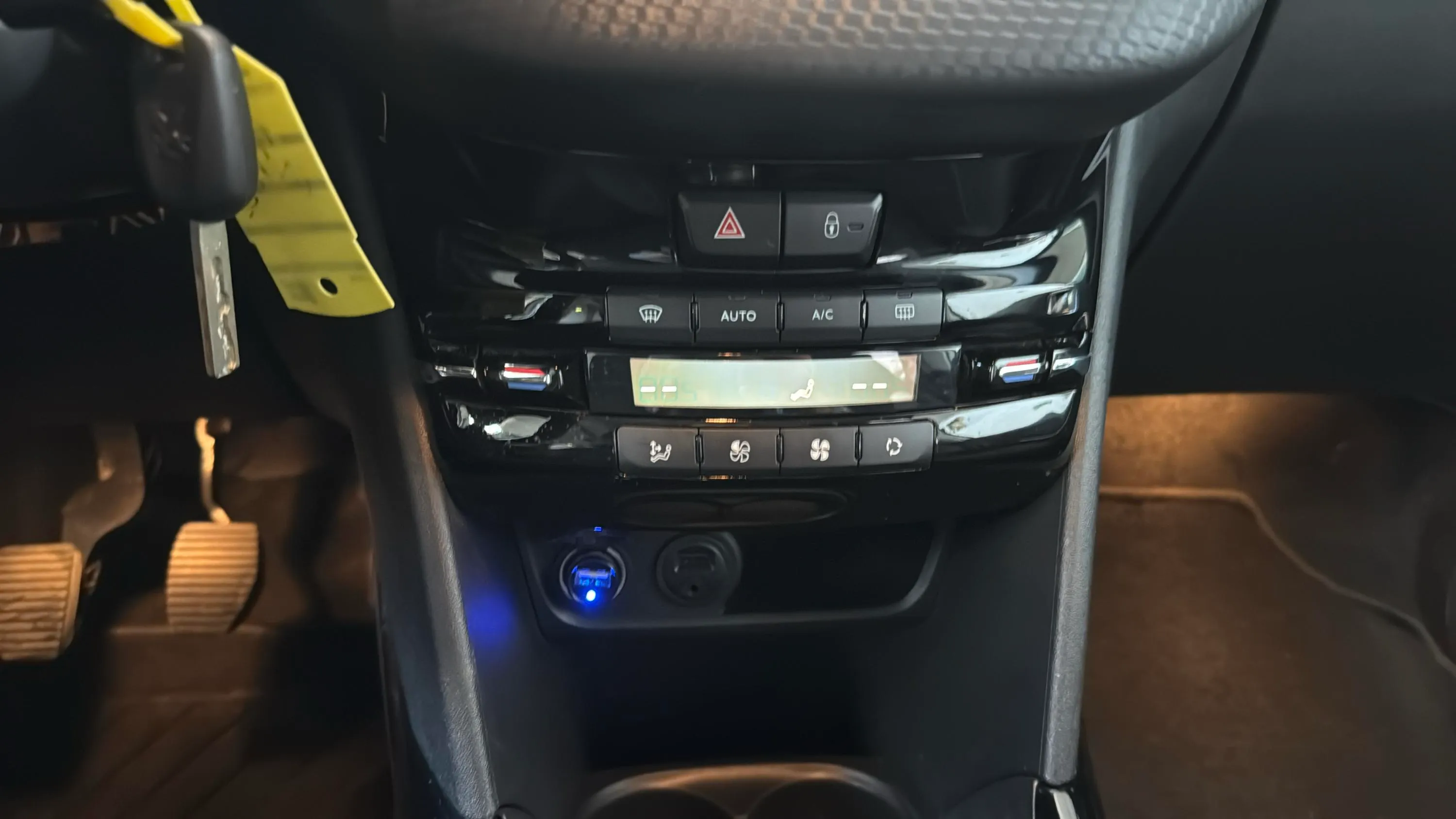 Peugeot 2008 Access 1.2L PureTech - foto 18