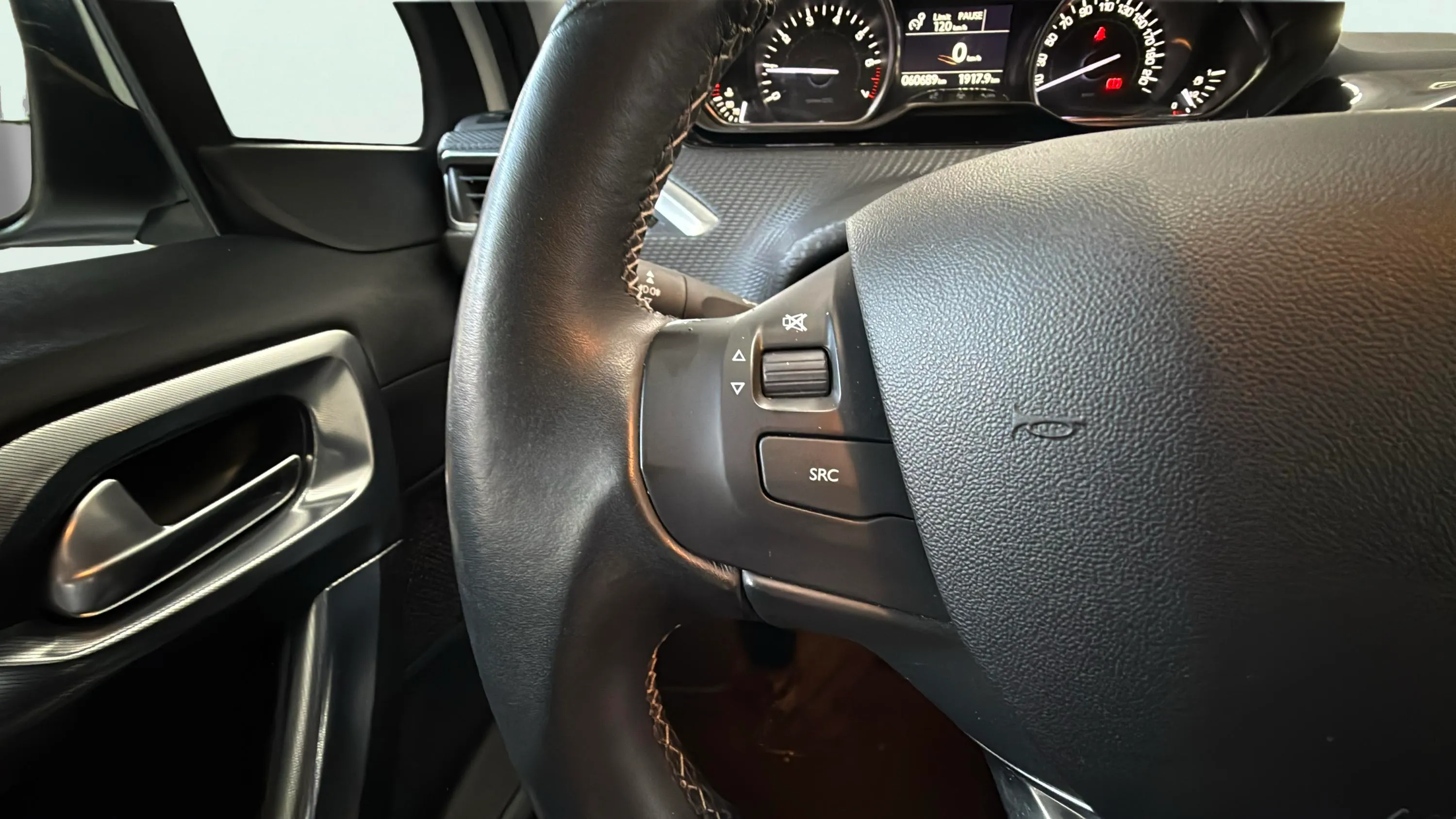 Peugeot 2008 Access 1.2L PureTech - foto 16