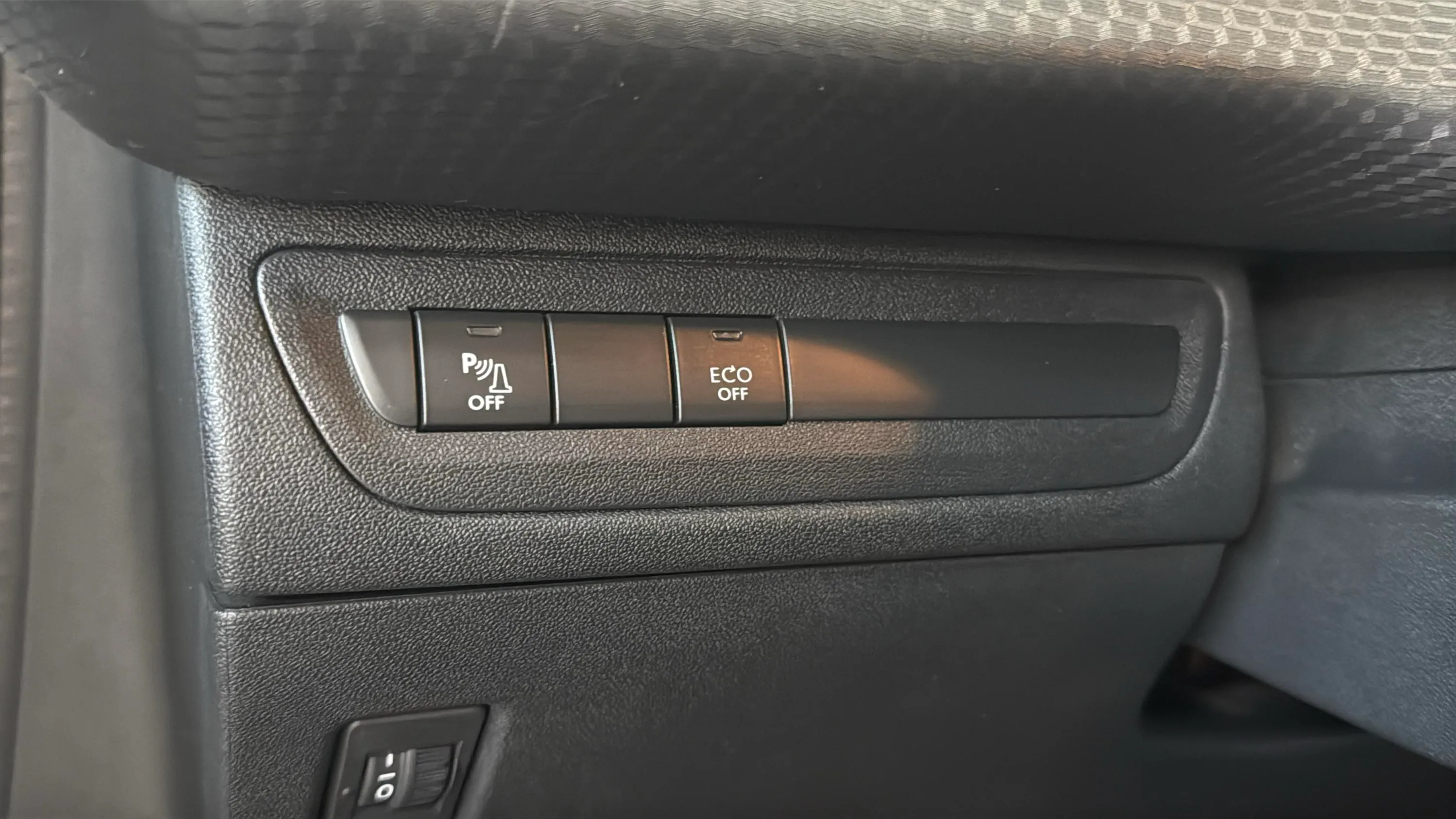 Peugeot 2008 Access 1.2L PureTech - foto 24