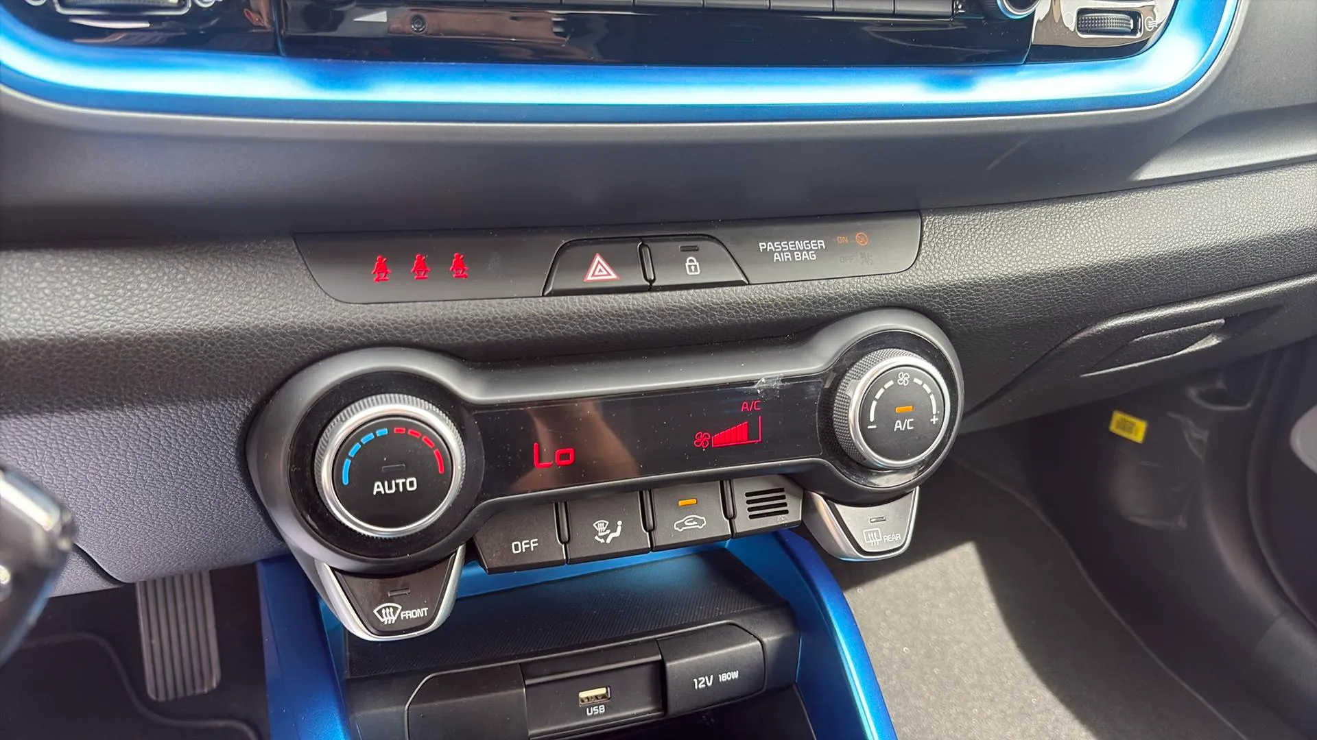 Kia Stonic 1.0 T-GDi MHEV Concept - foto 16