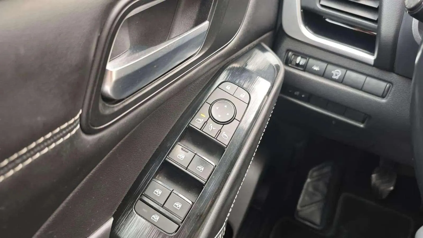 Nissan Qashqai DIG-T N-Connecta - foto 30