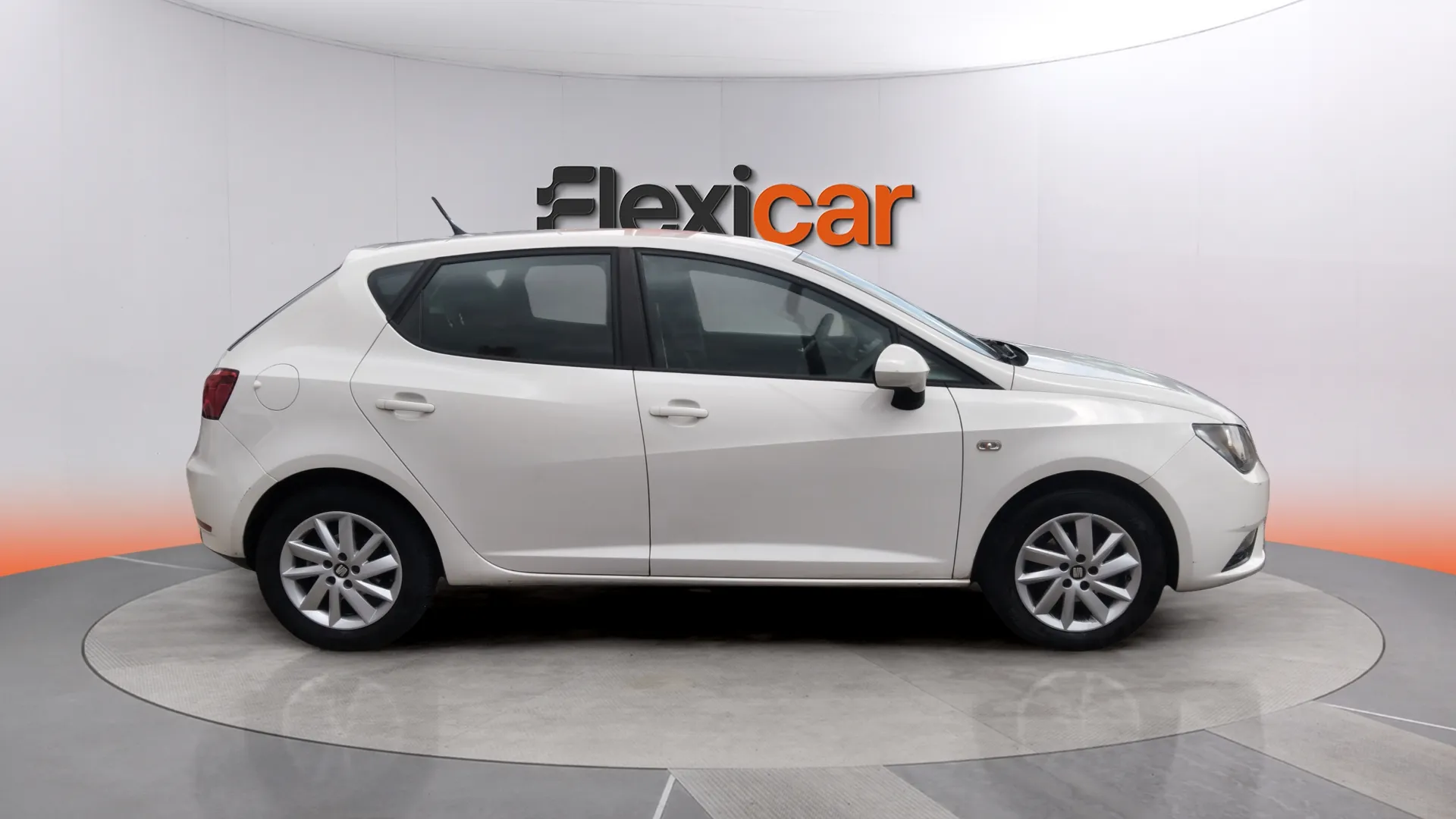SEAT Ibiza 1.2 TSI Reference - foto 7