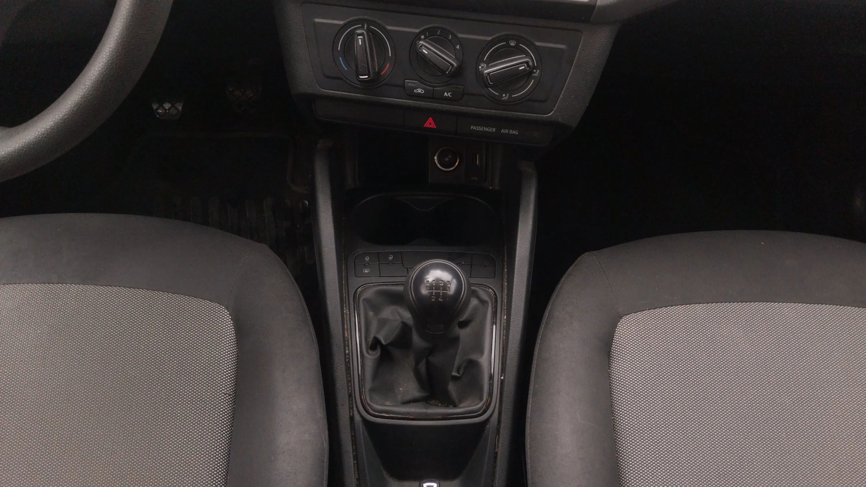 SEAT Ibiza 1.2 TSI Reference - foto 17