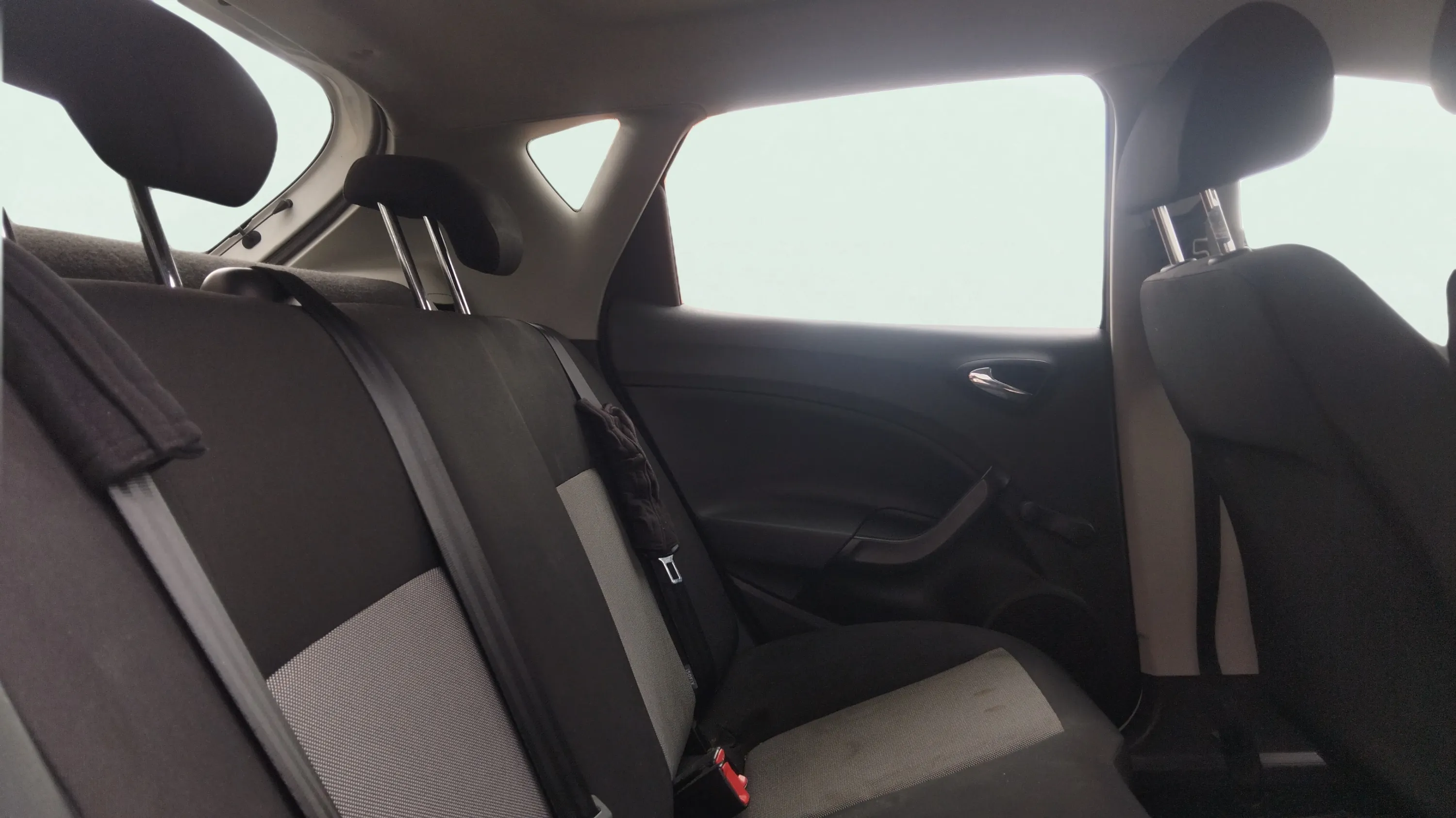 SEAT Ibiza 1.2 TSI Reference - foto 11