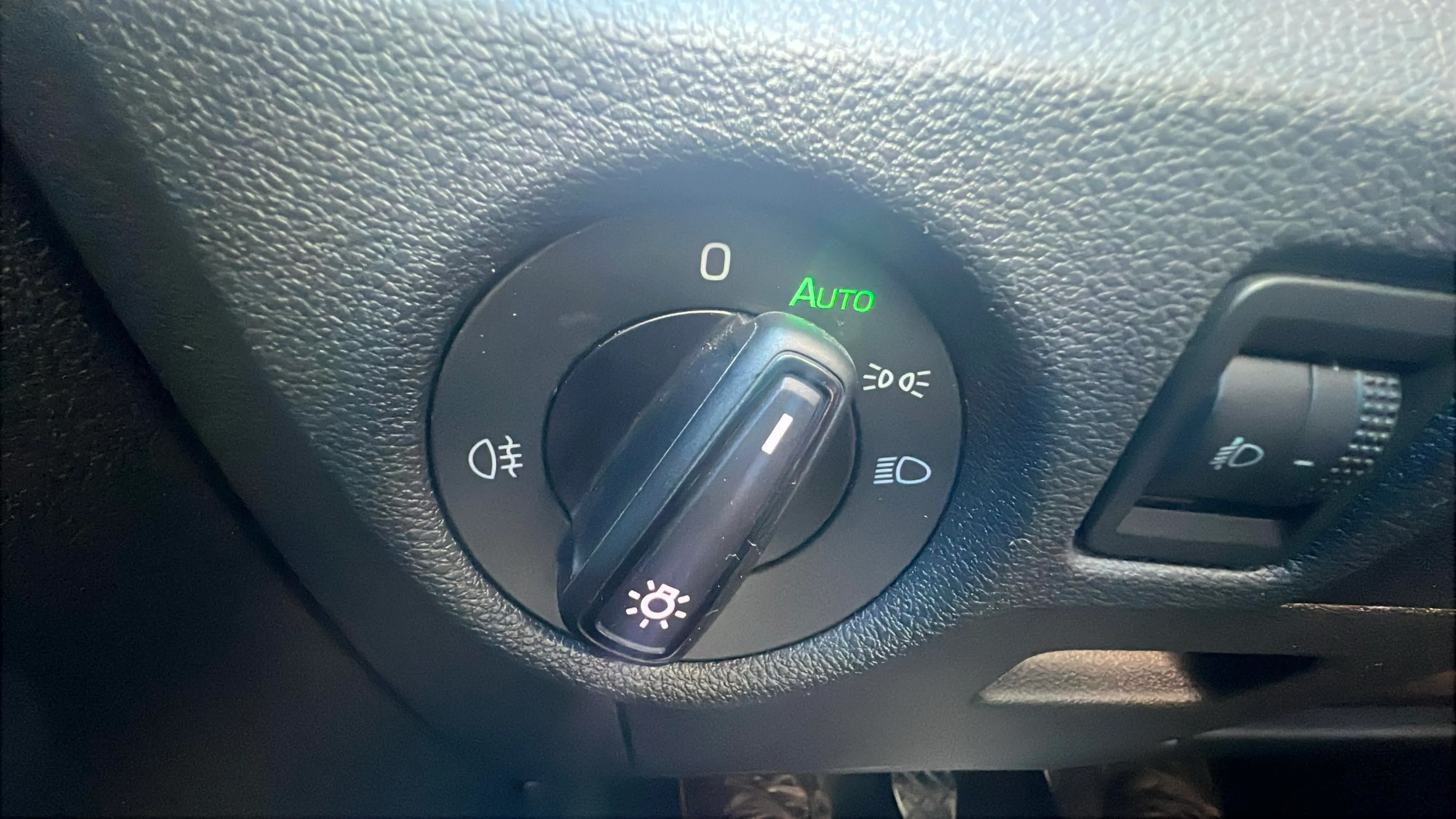 Škoda Kamiq 1.5 TSI Ambition - foto 22