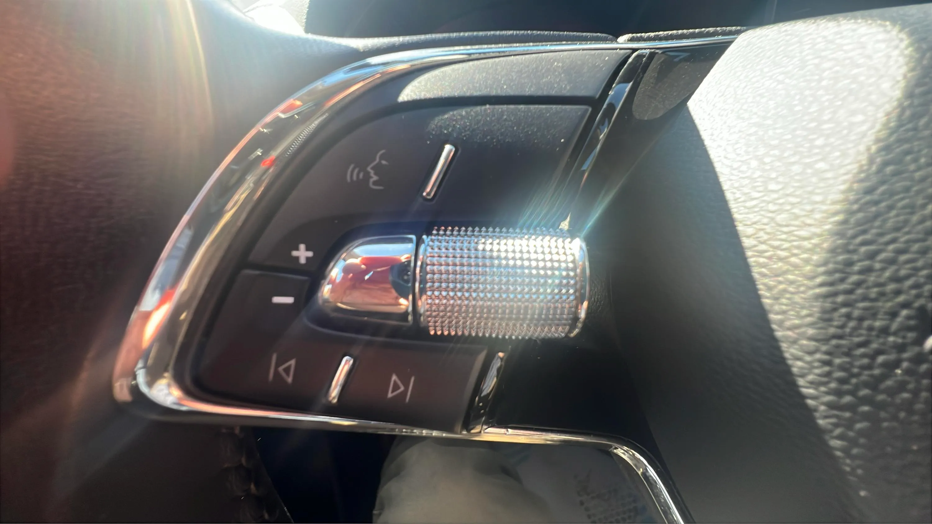 Škoda Kamiq 1.5 TSI Ambition - foto 19