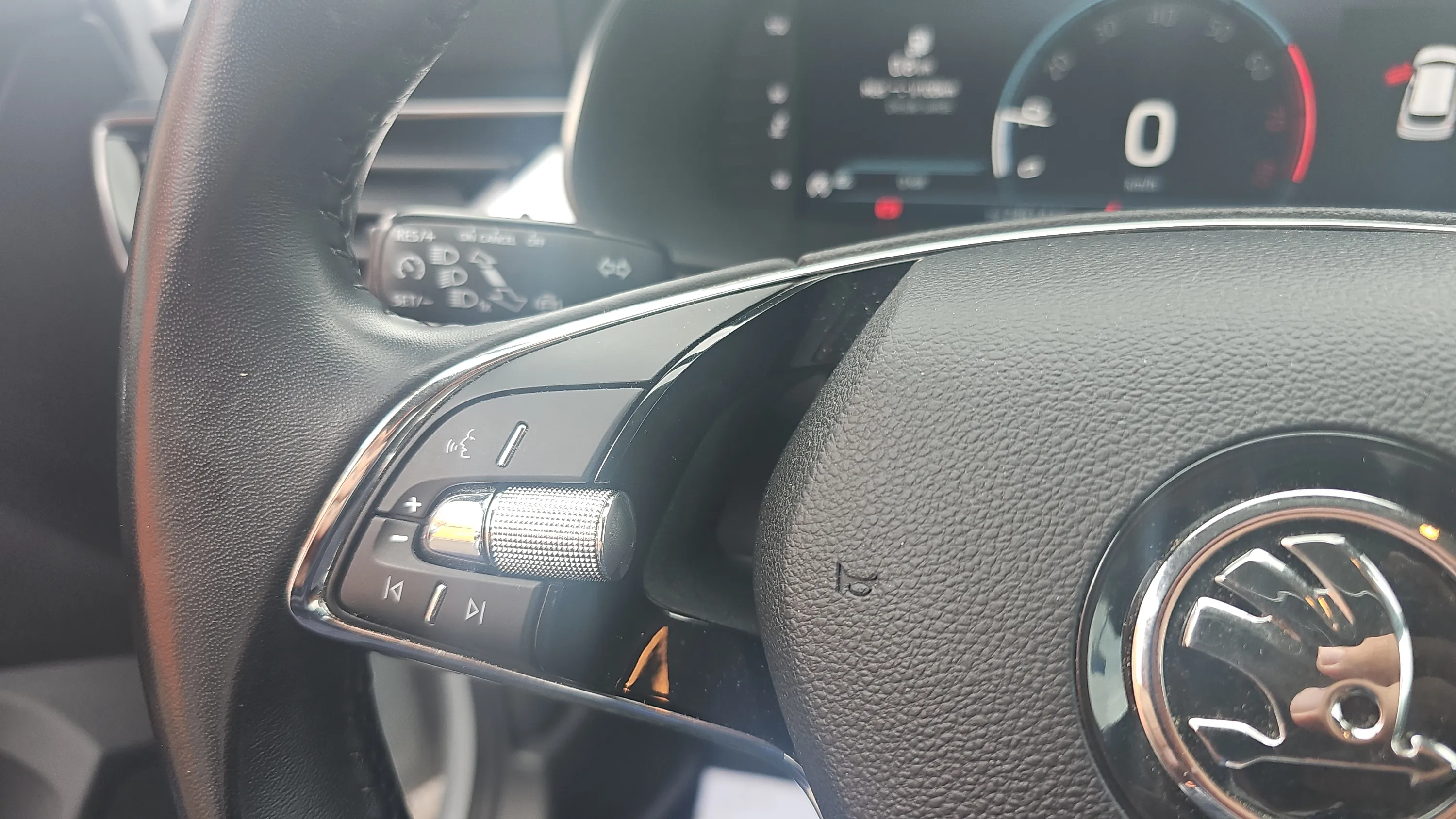Škoda Kamiq 1.5 TSI DSG Ambition - foto 13