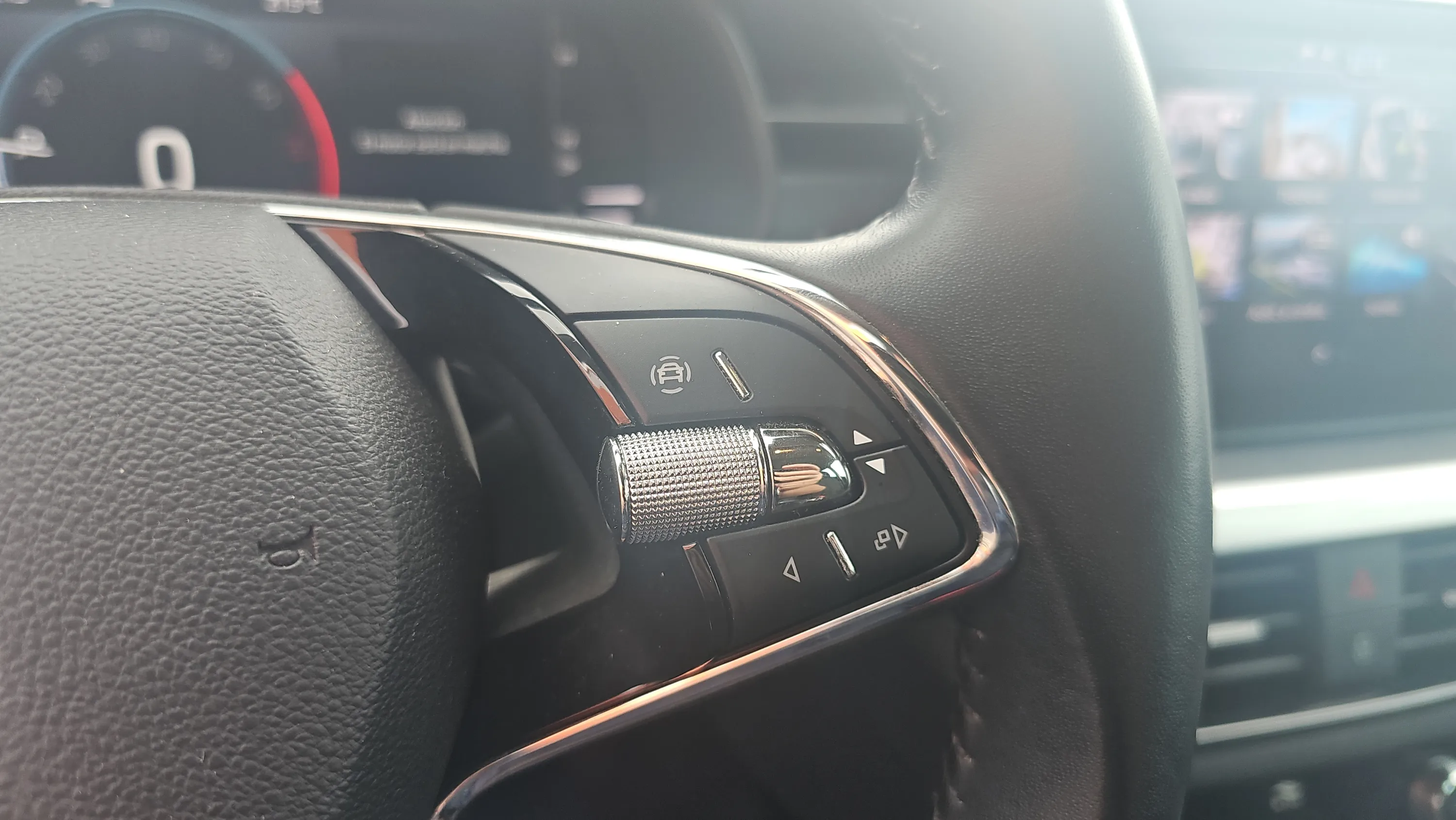 Škoda Kamiq 1.5 TSI DSG Ambition - foto 14