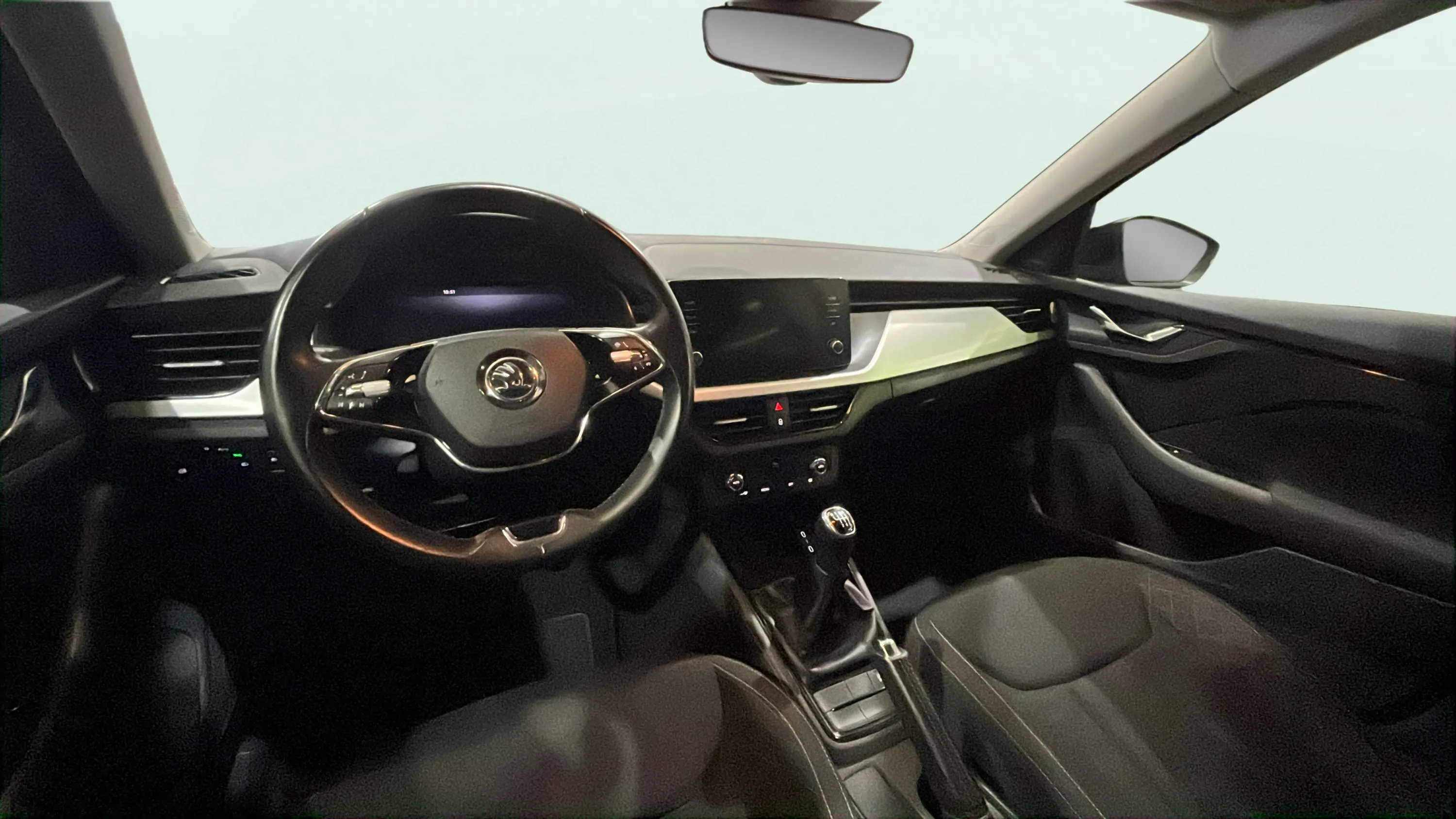 Škoda Kamiq 1.5 TSI DSG Ambition - foto 11