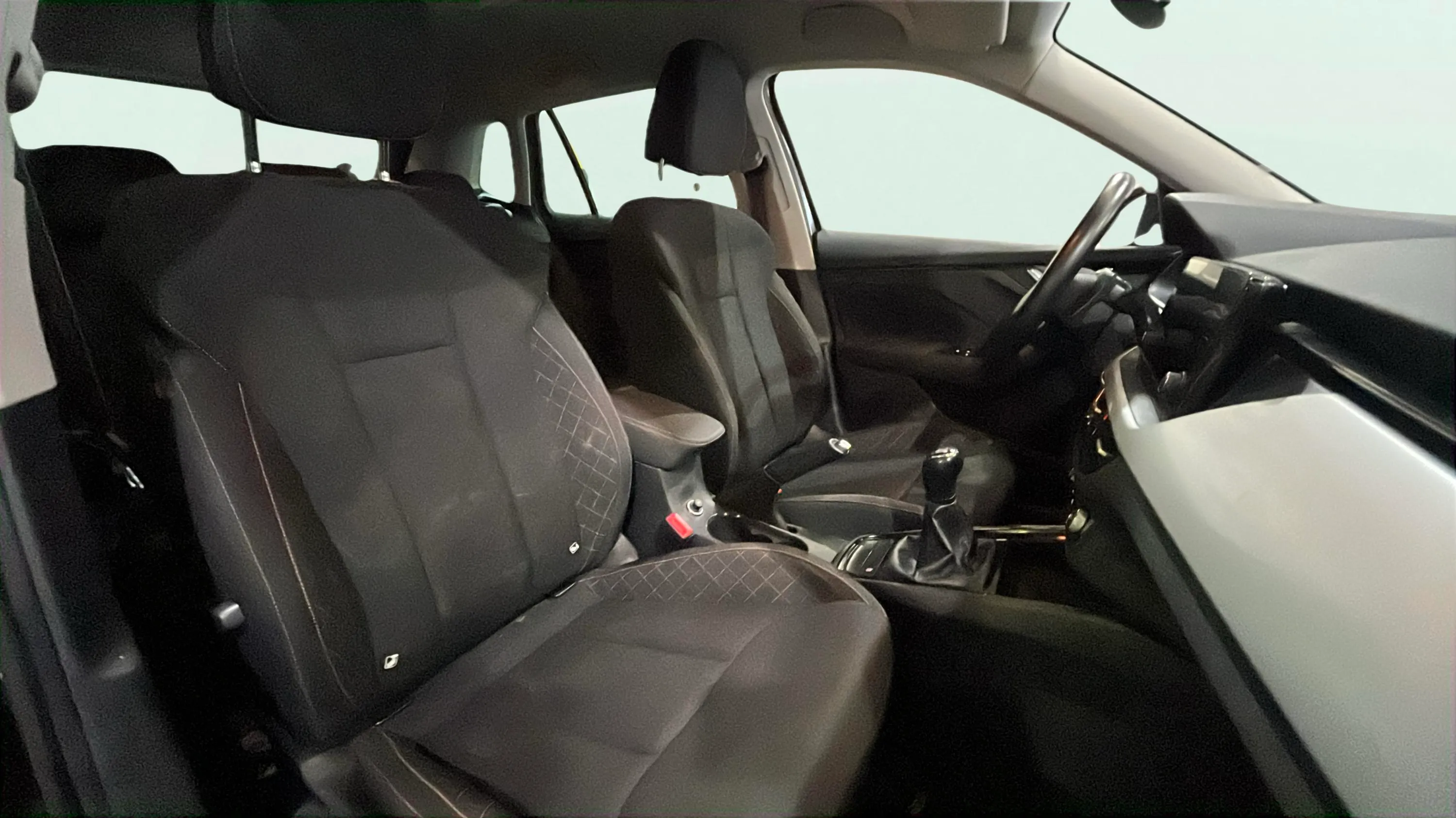 Škoda Kamiq 1.5 TSI DSG Ambition - foto 18