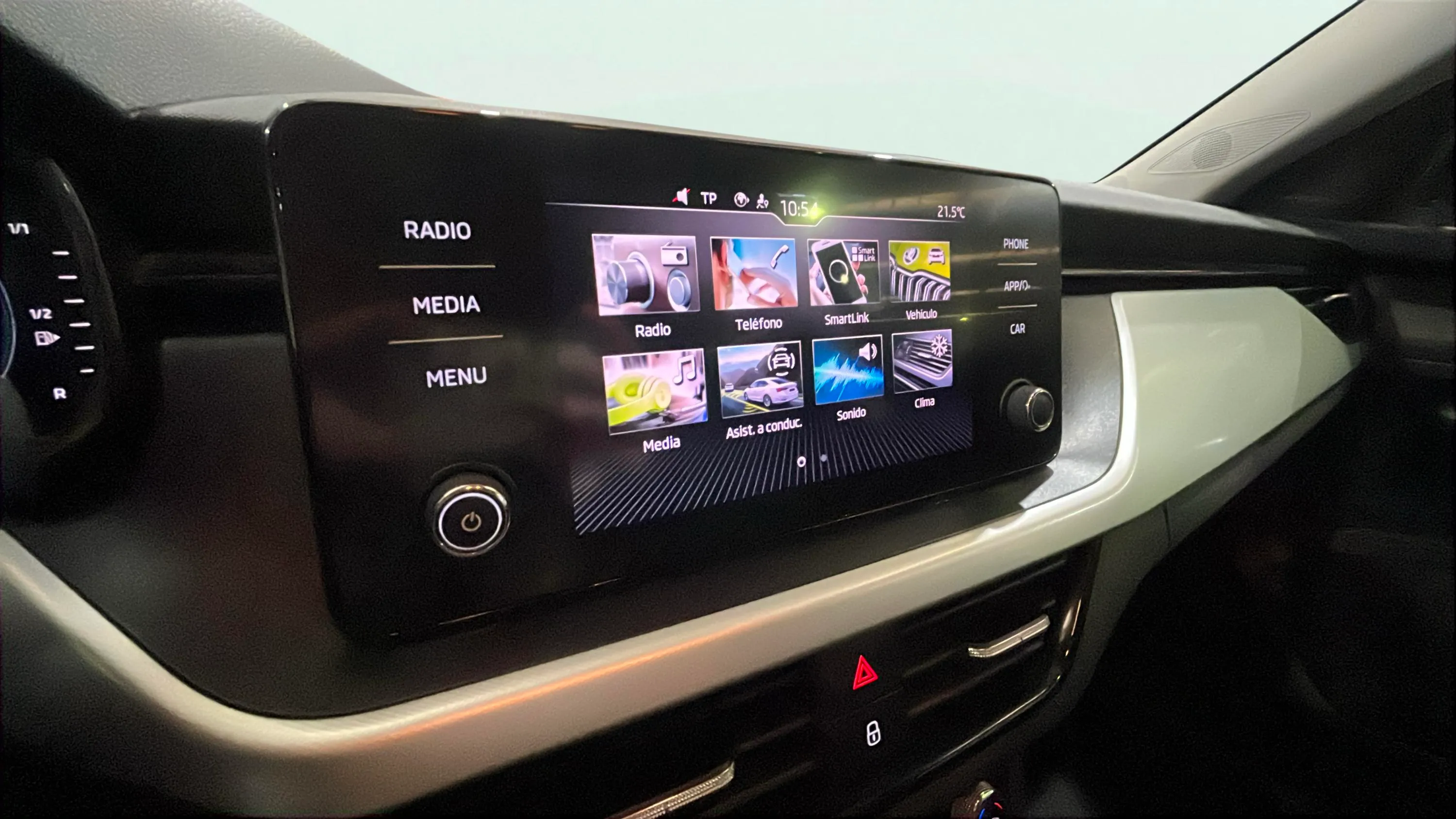 Škoda Kamiq 1.5 TSI DSG Ambition - foto 16