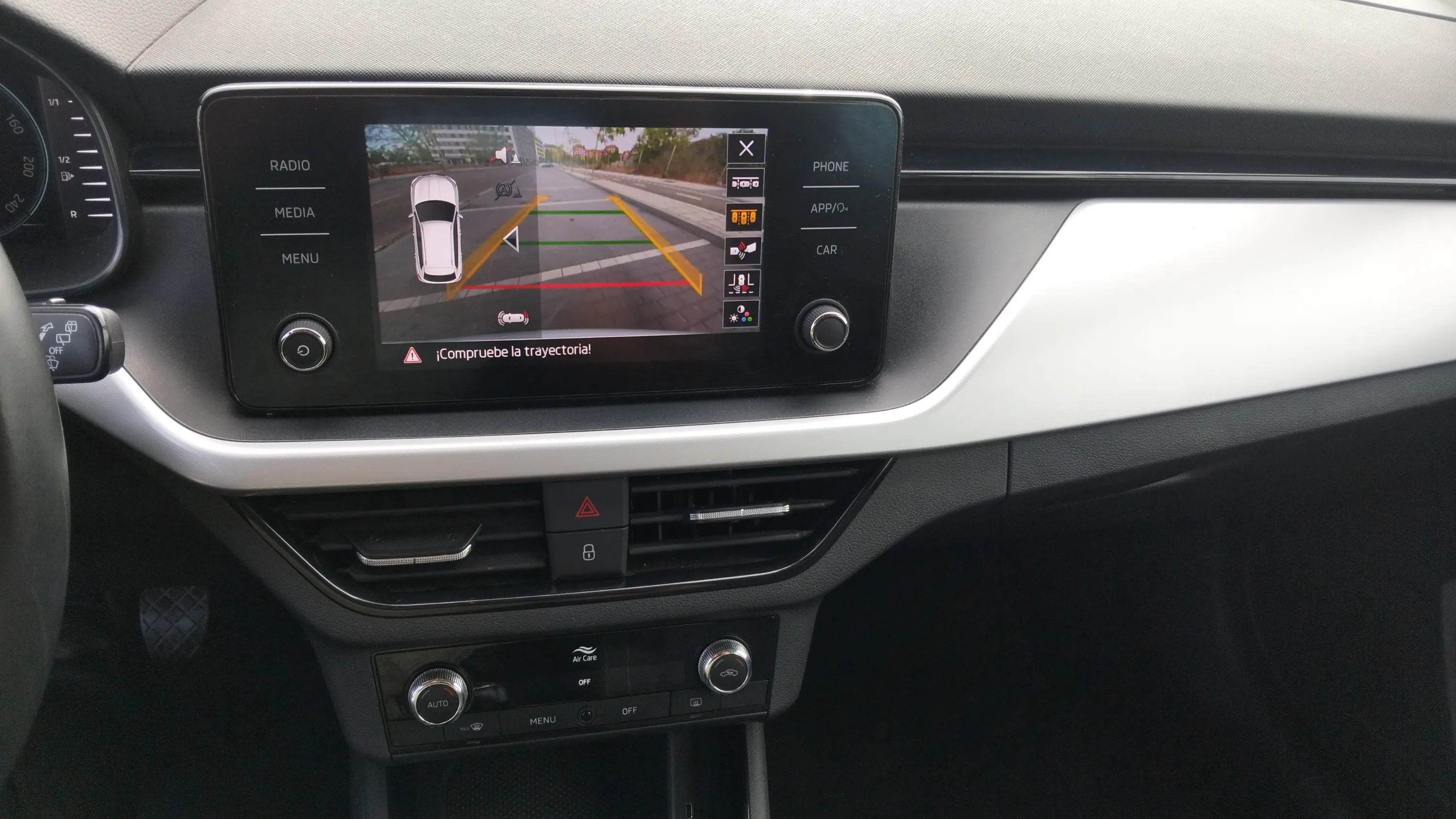 Škoda Kamiq 1.5 TSI Design - foto 15
