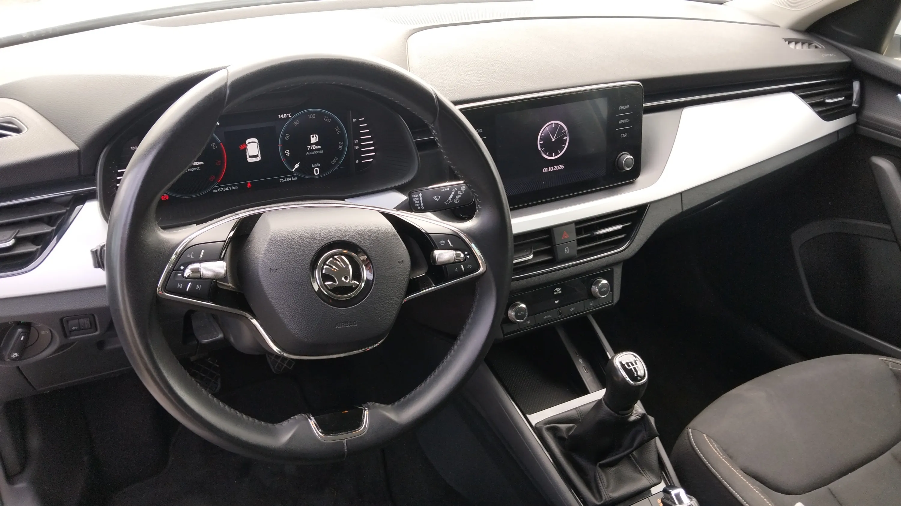 Škoda Kamiq 1.5 TSI Design - foto 10