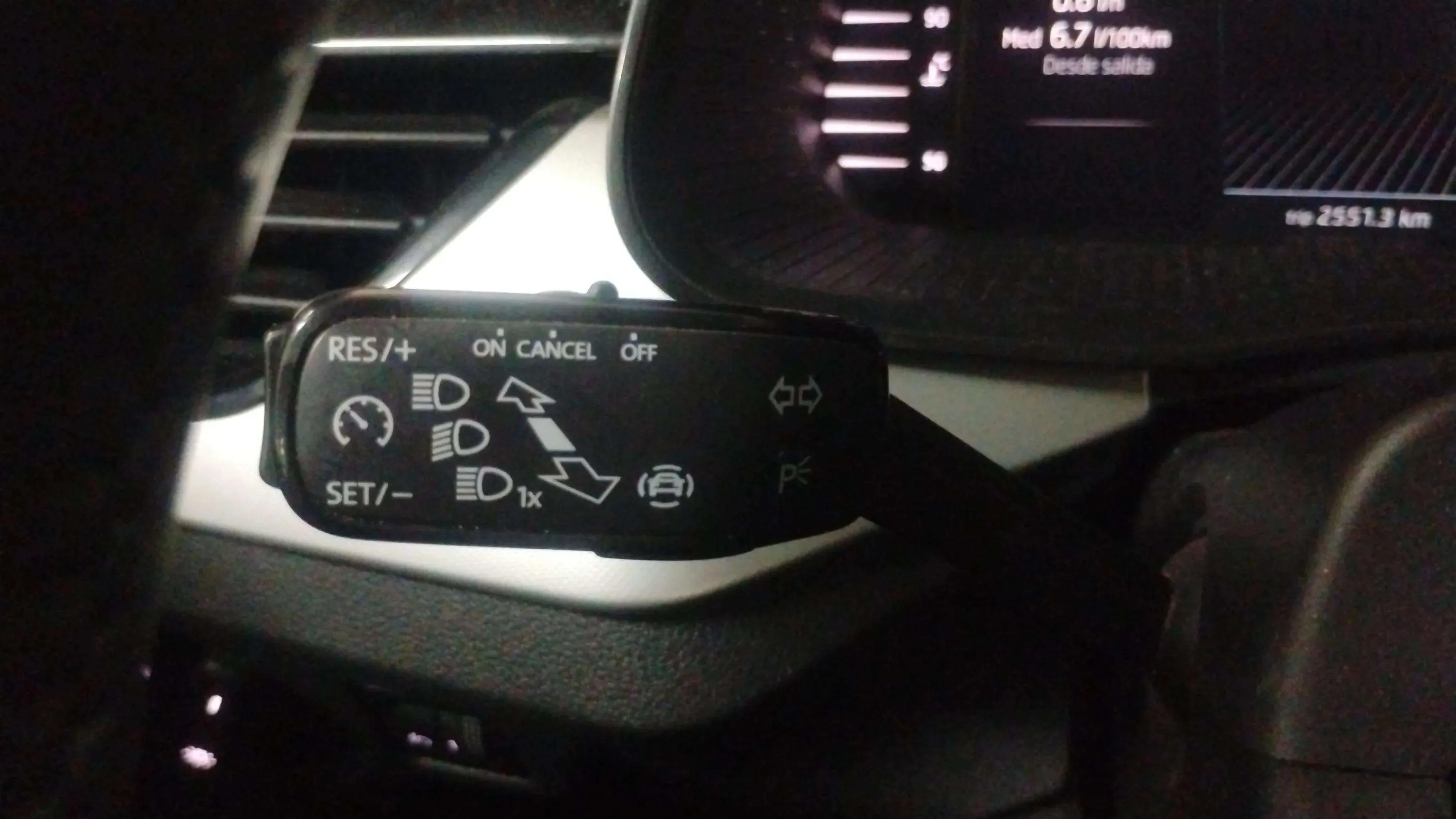 Škoda Kamiq 1.5 TSI DSG Ambition - foto 27