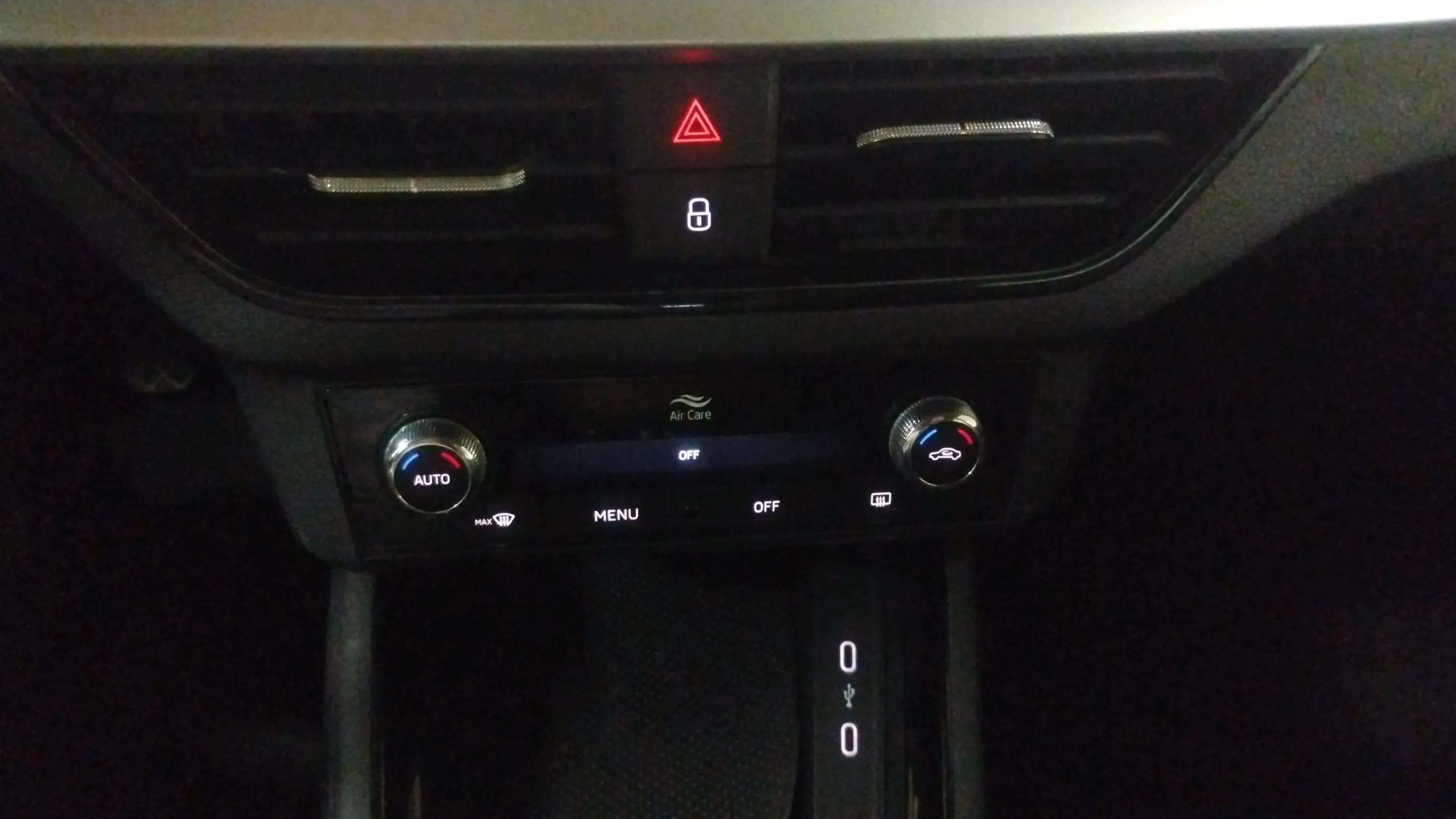 Škoda Kamiq 1.5 TSI DSG Ambition - foto 23