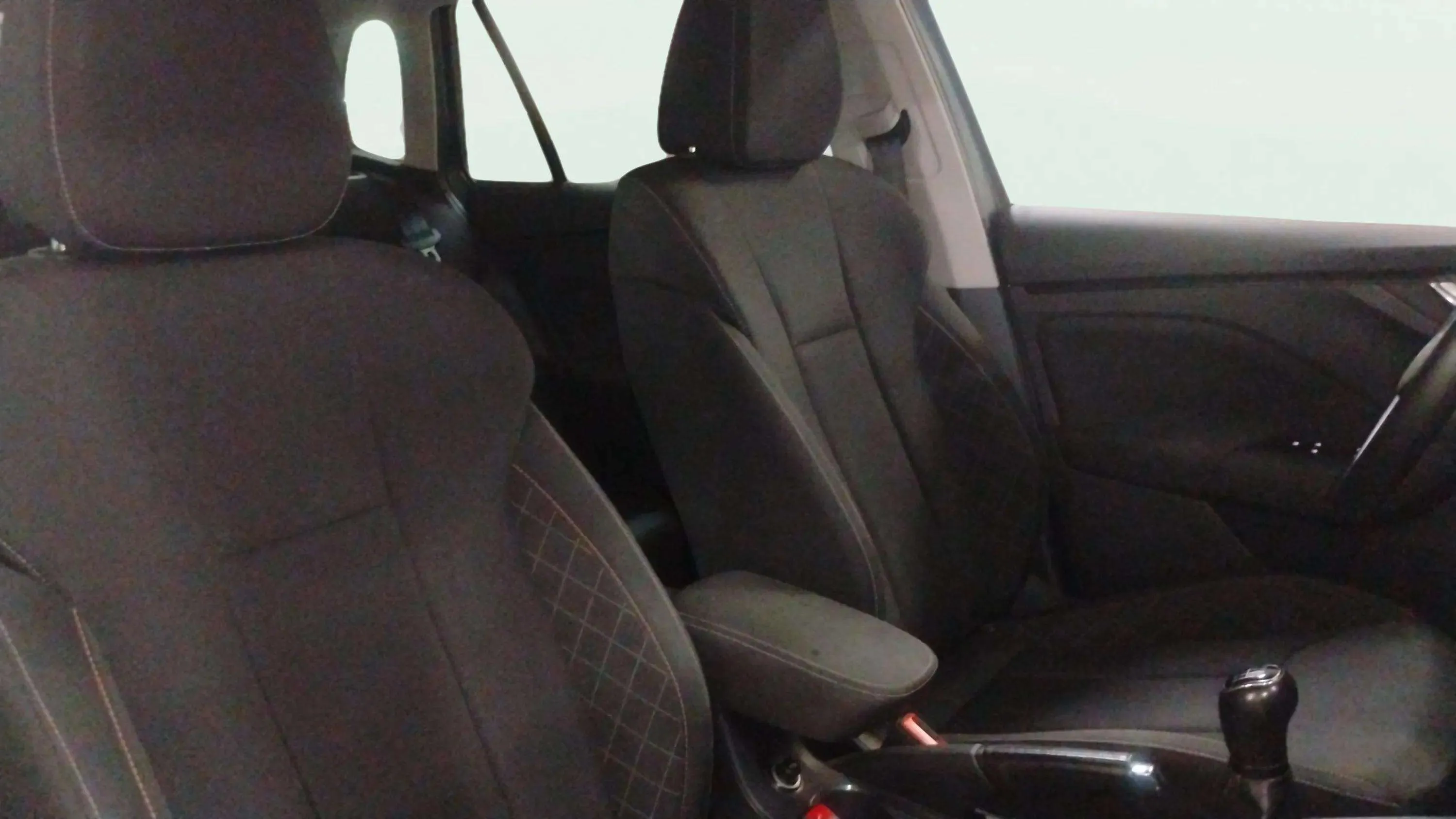 Škoda Kamiq 1.5 TSI DSG Ambition - foto 11
