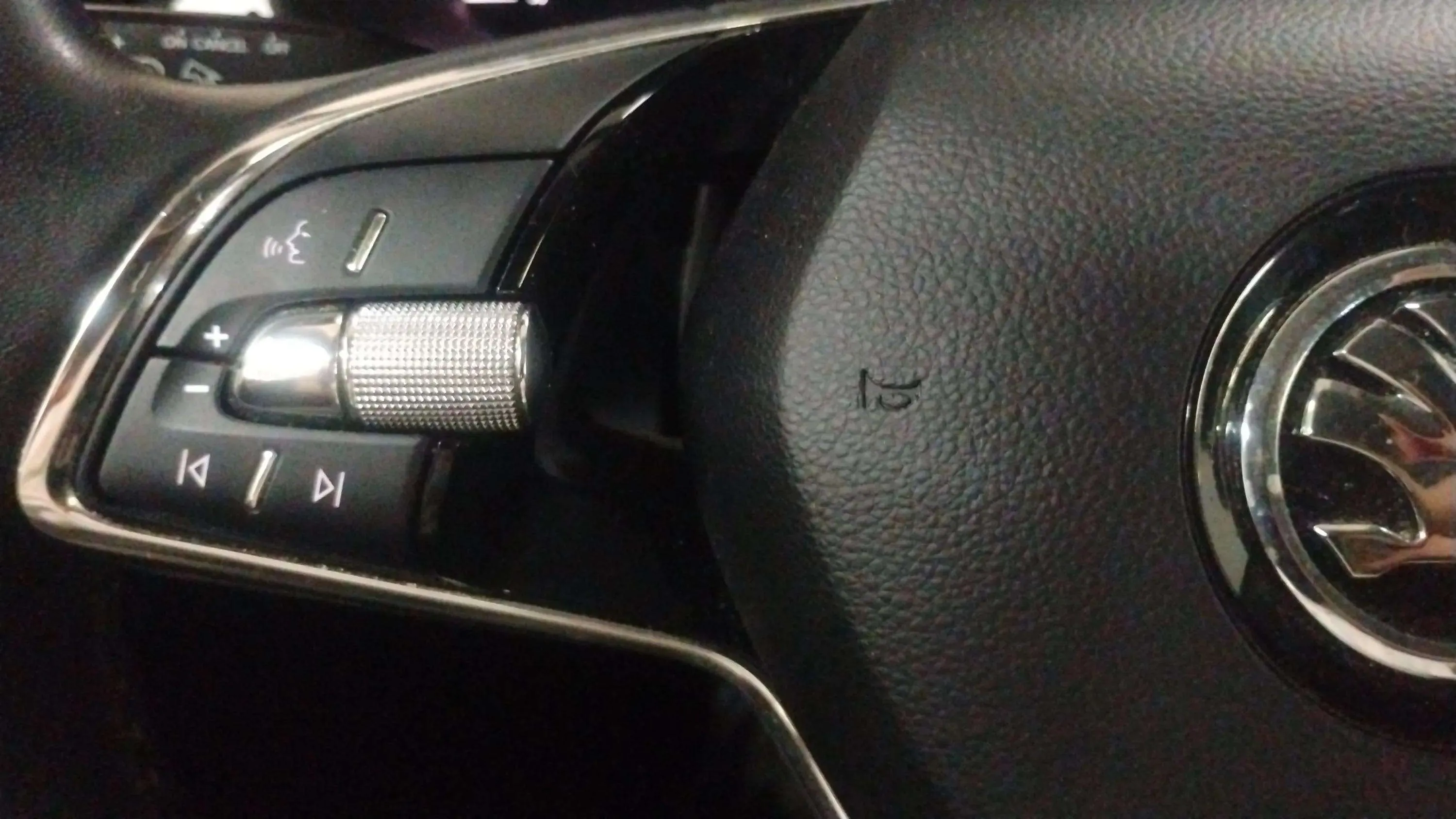 Škoda Kamiq 1.5 TSI DSG Ambition - foto 25
