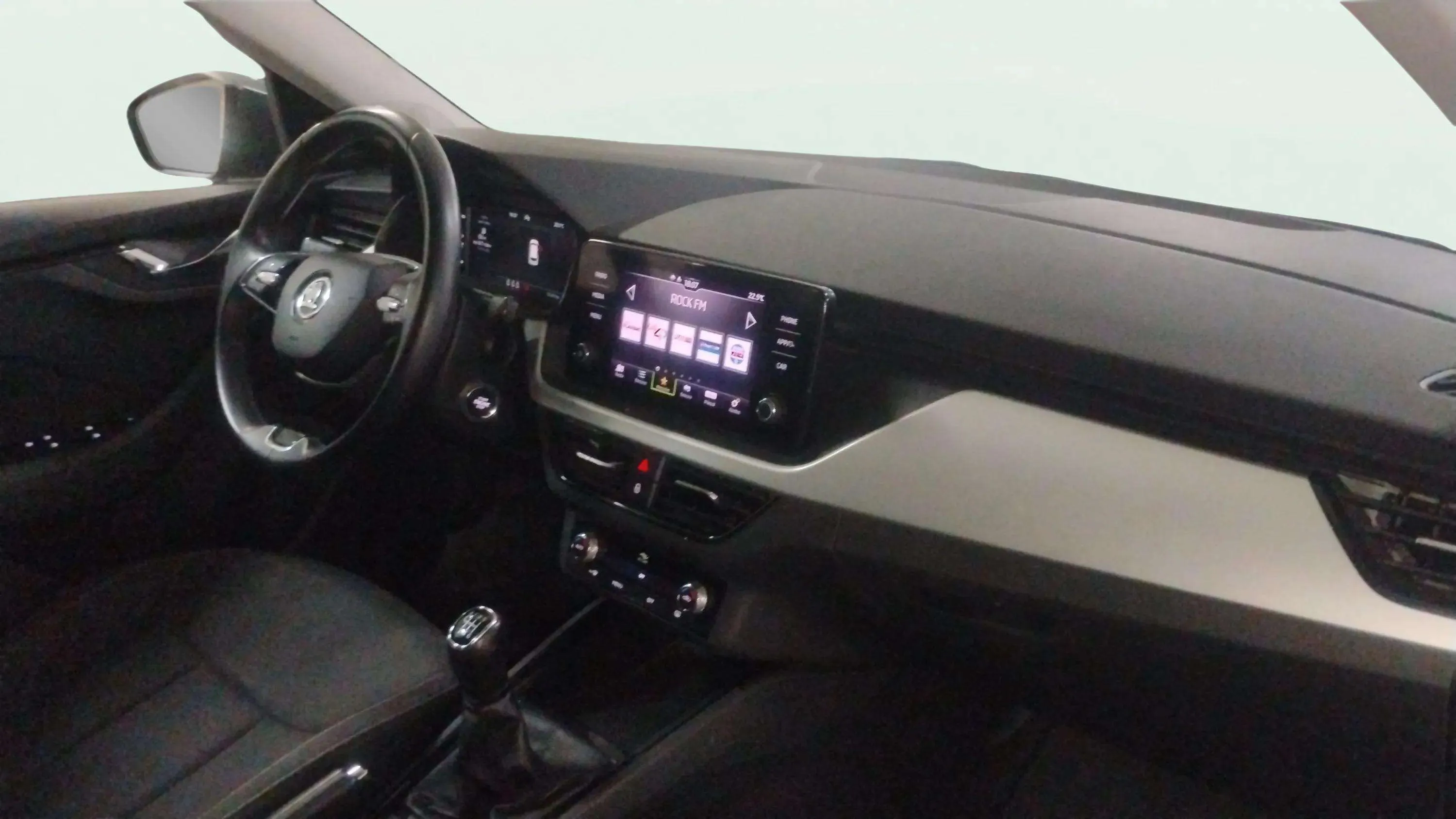 Škoda Kamiq 1.5 TSI DSG Ambition - foto 9