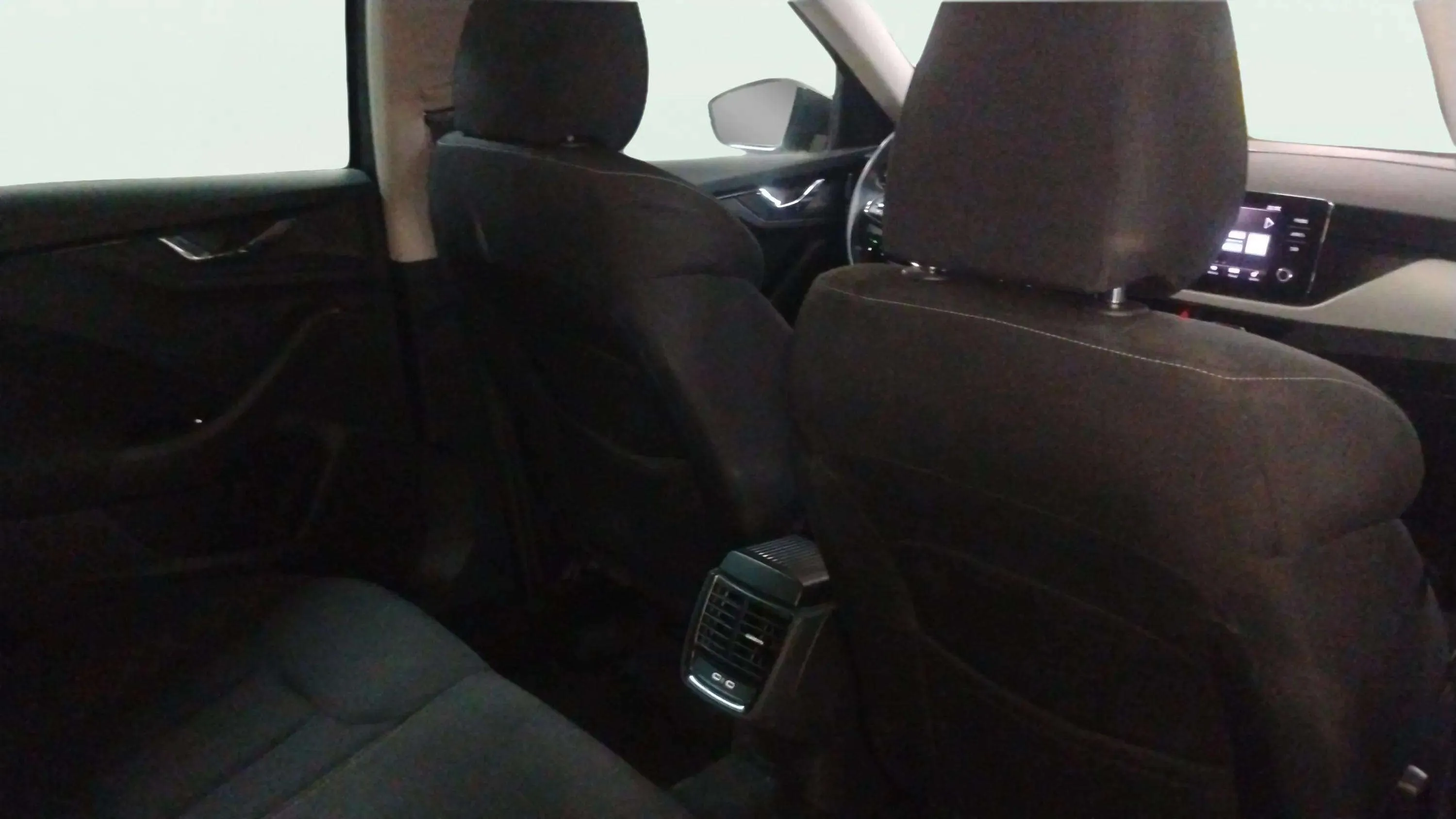 Škoda Kamiq 1.5 TSI DSG Ambition - foto 15