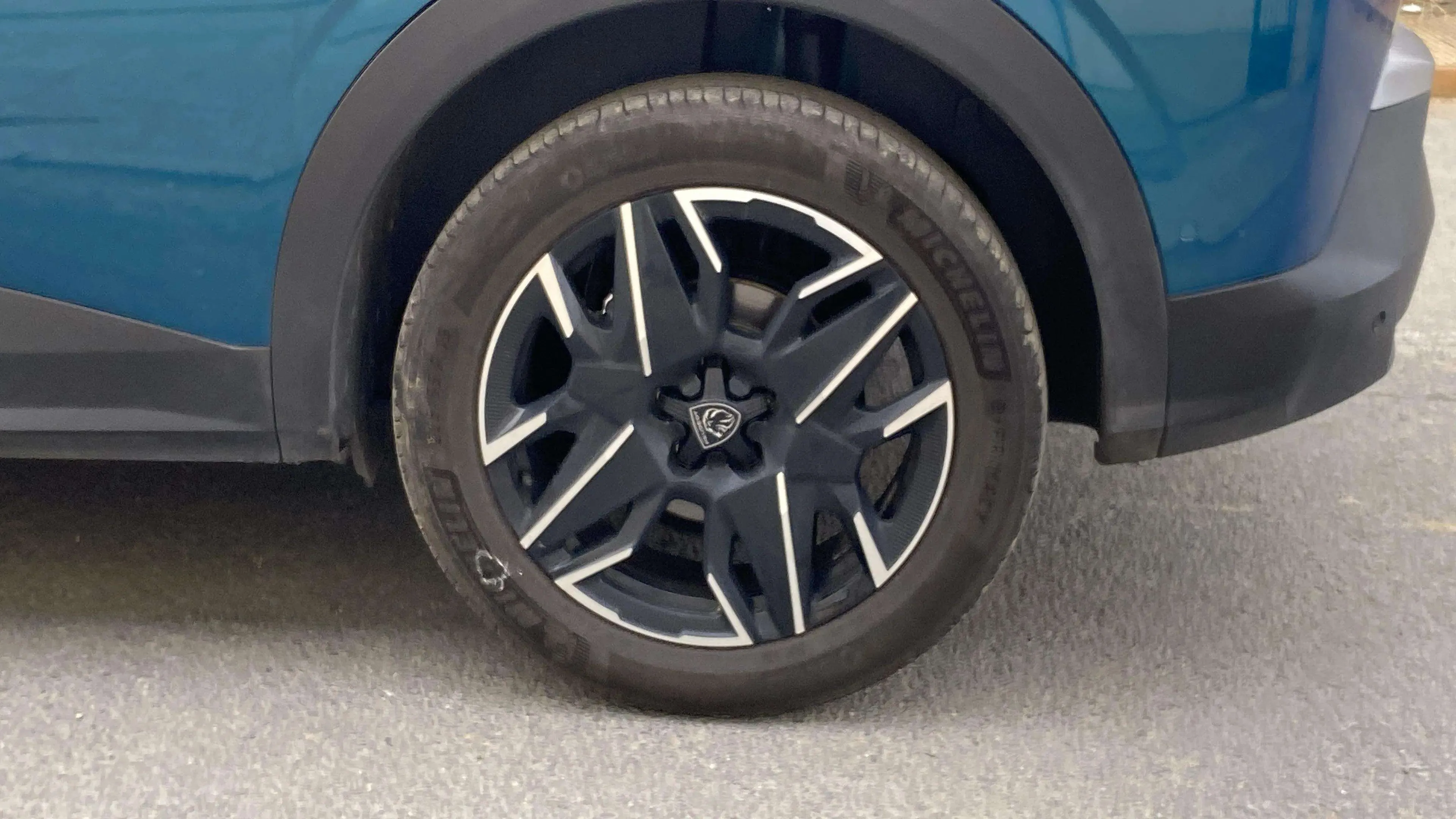 Peugeot 3008 1.2 Allure eDCS6 - foto 30