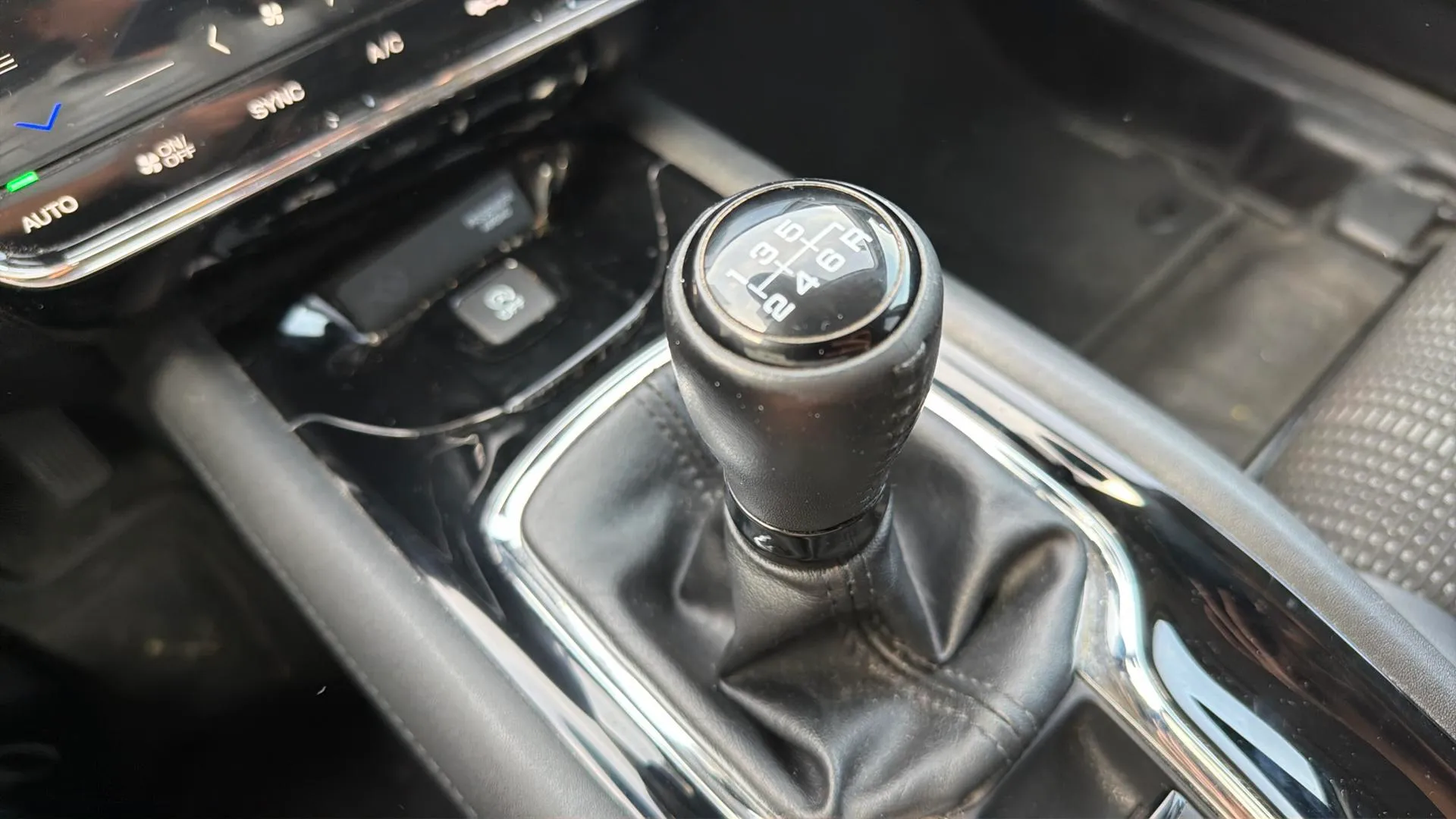 Honda HR-V 1.5 i-VTEC Executive - foto 12